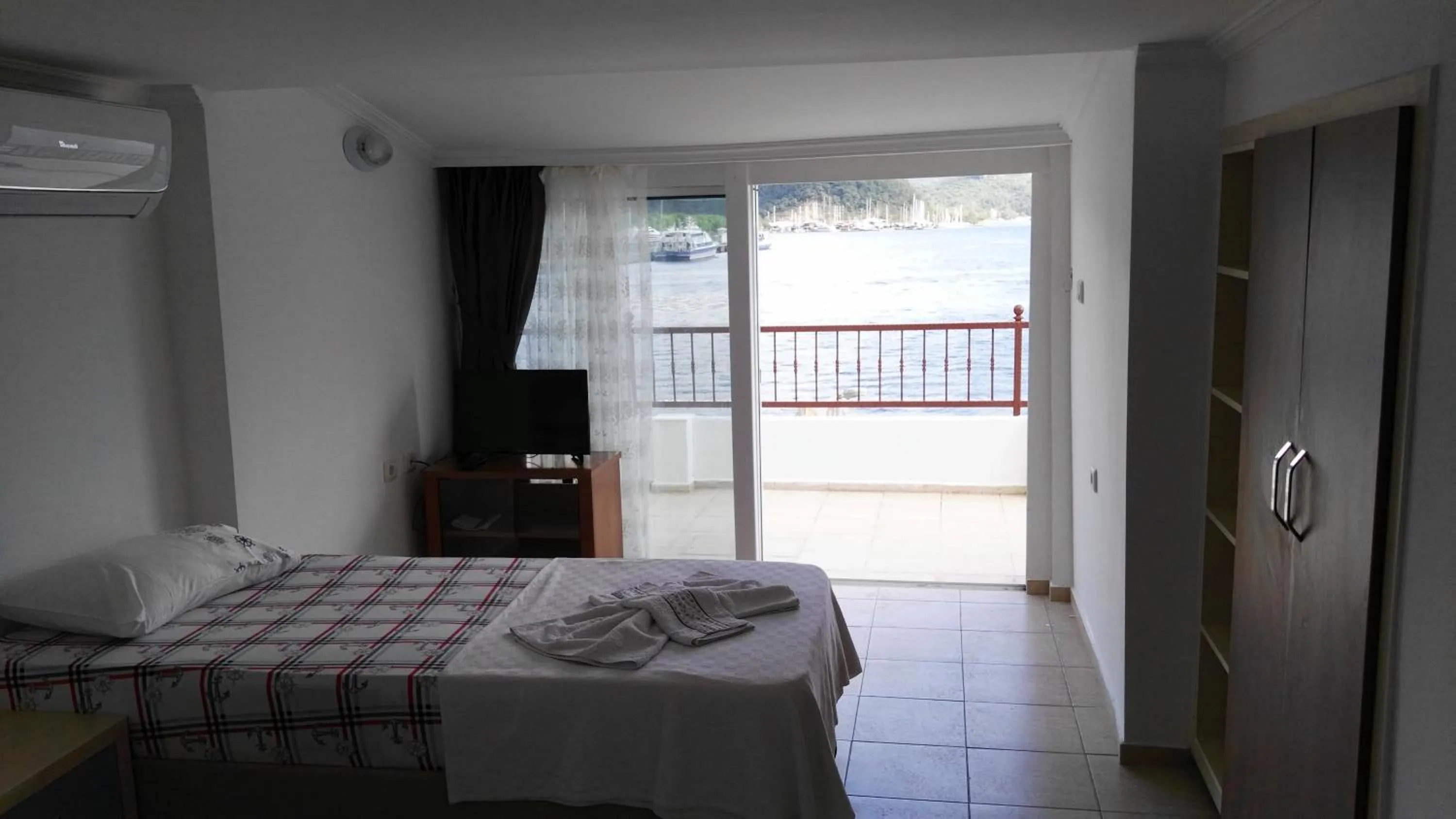 Photo of the whole room, Bed in Uysal Suite and Loft Seaside