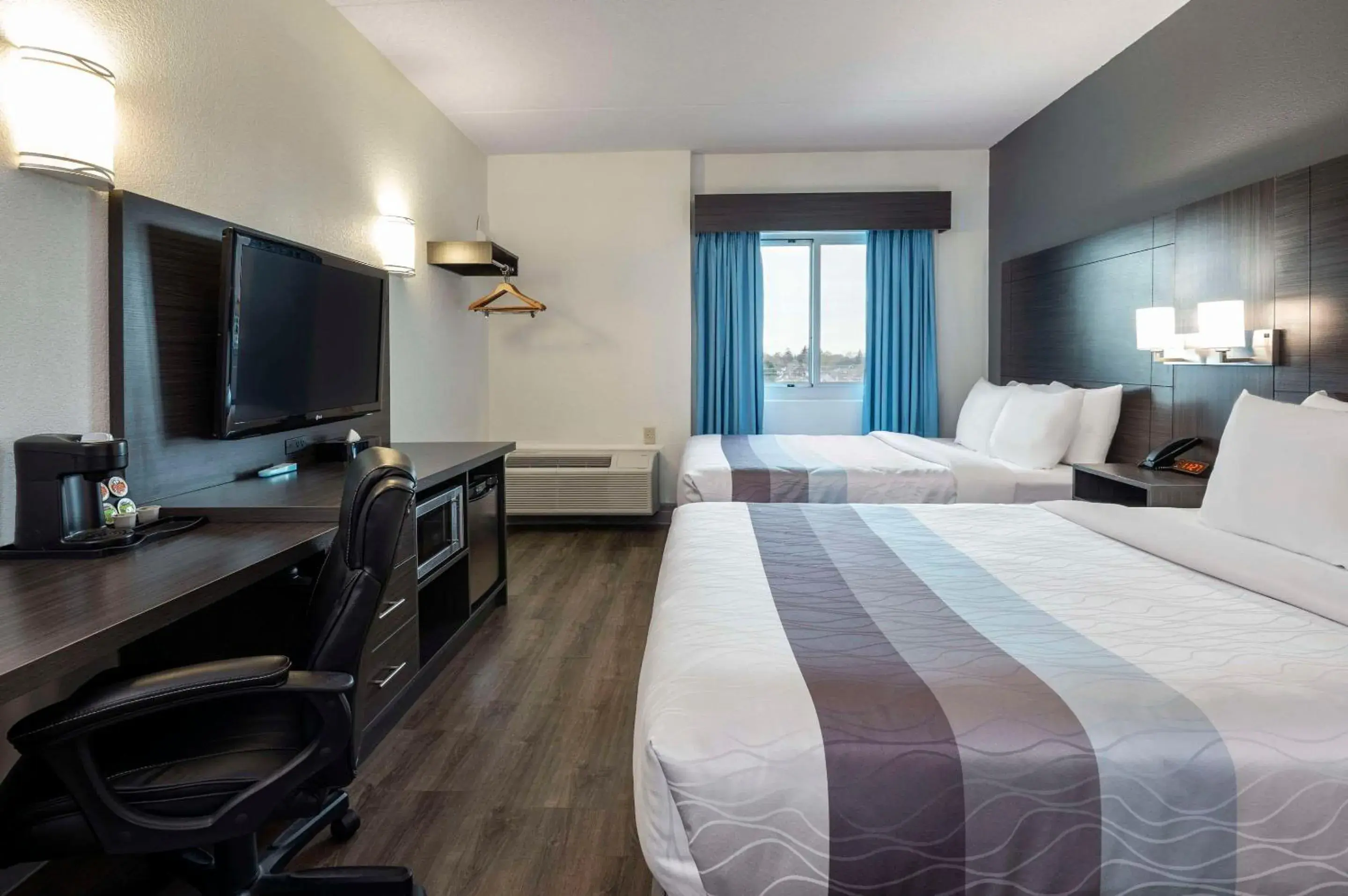 Bedroom, Bed in Comfort Hotel Bedroom, Bed in Comfort Hotel