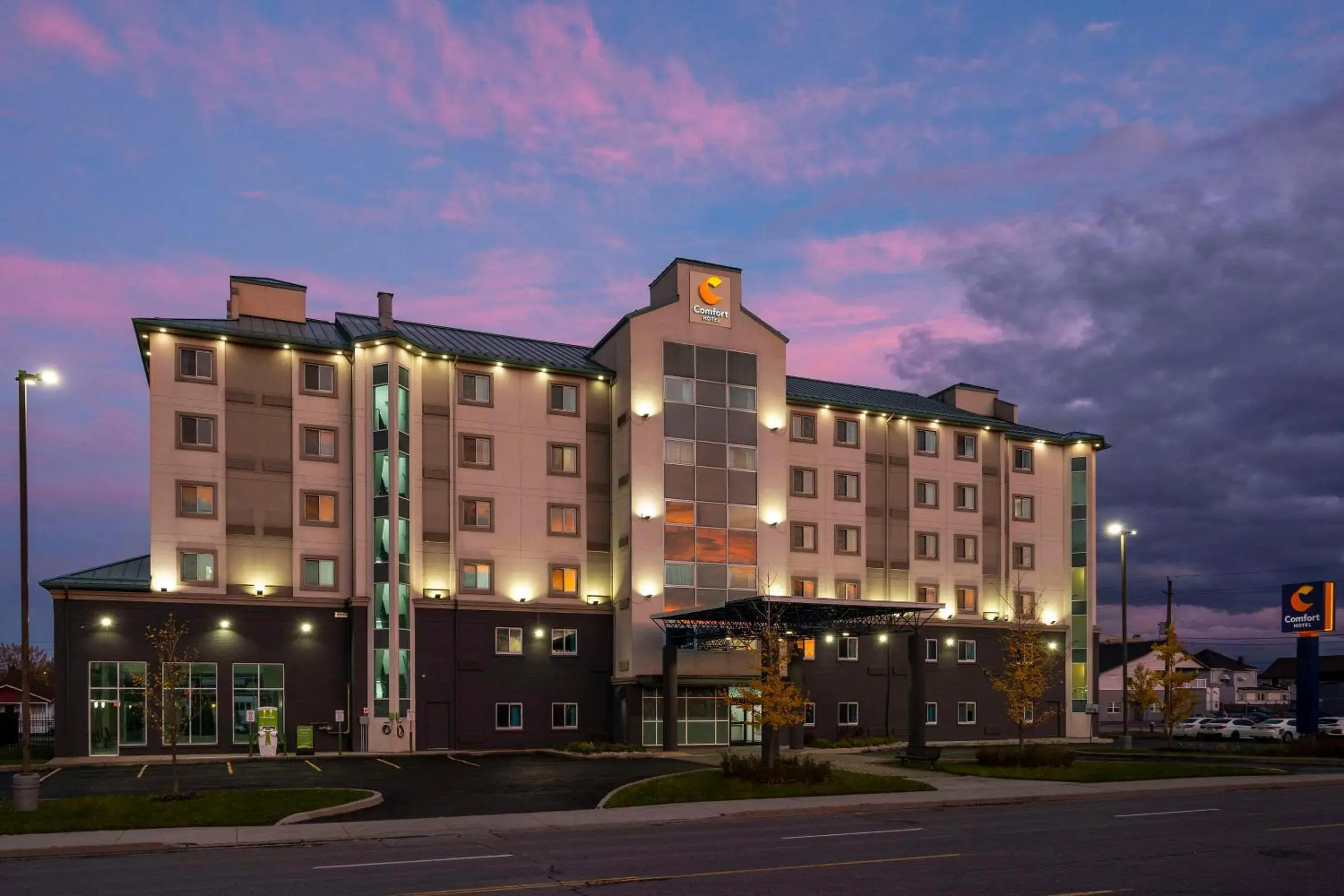 Property building in Comfort Hotel Property building in Comfort Hotel