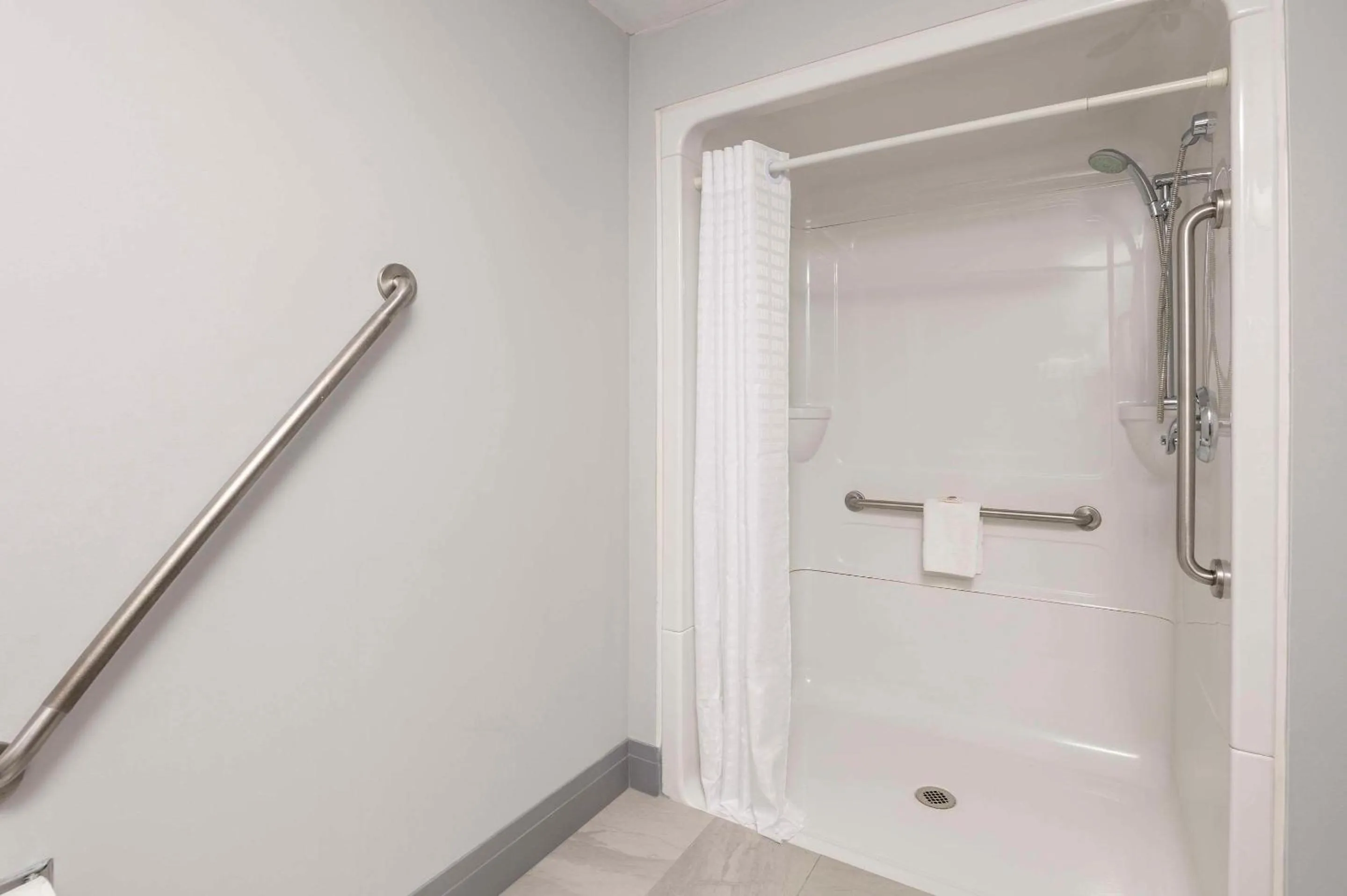 Bedroom in Comfort Hotel