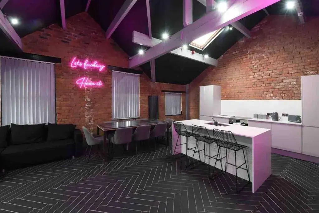 Casa Nomade Penthouse slps 20 people Mcr centre Casa Nomade Penthouse slps 20 people Mcr centre