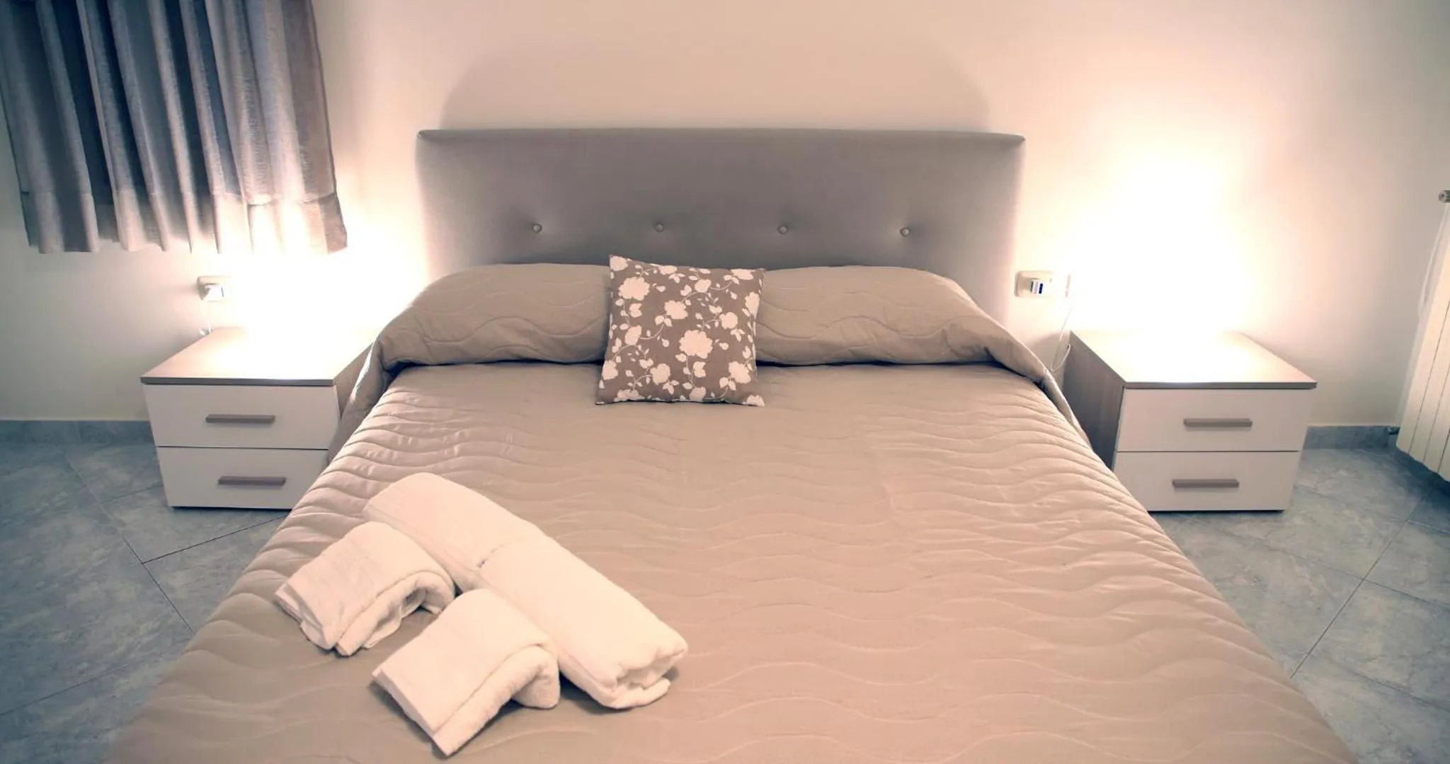 Bed in Rara Domus B&B