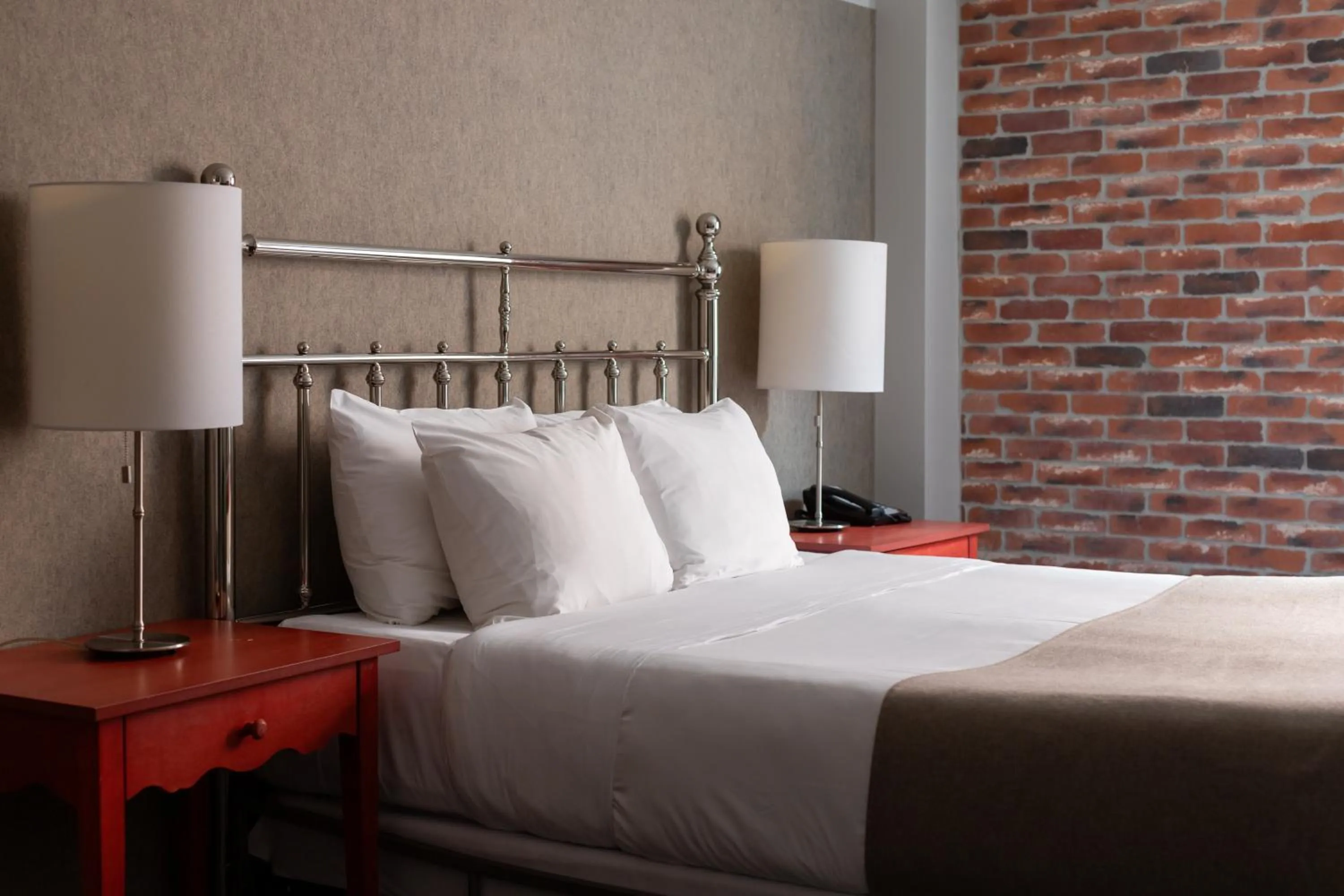 Bed in Hotel Champlain