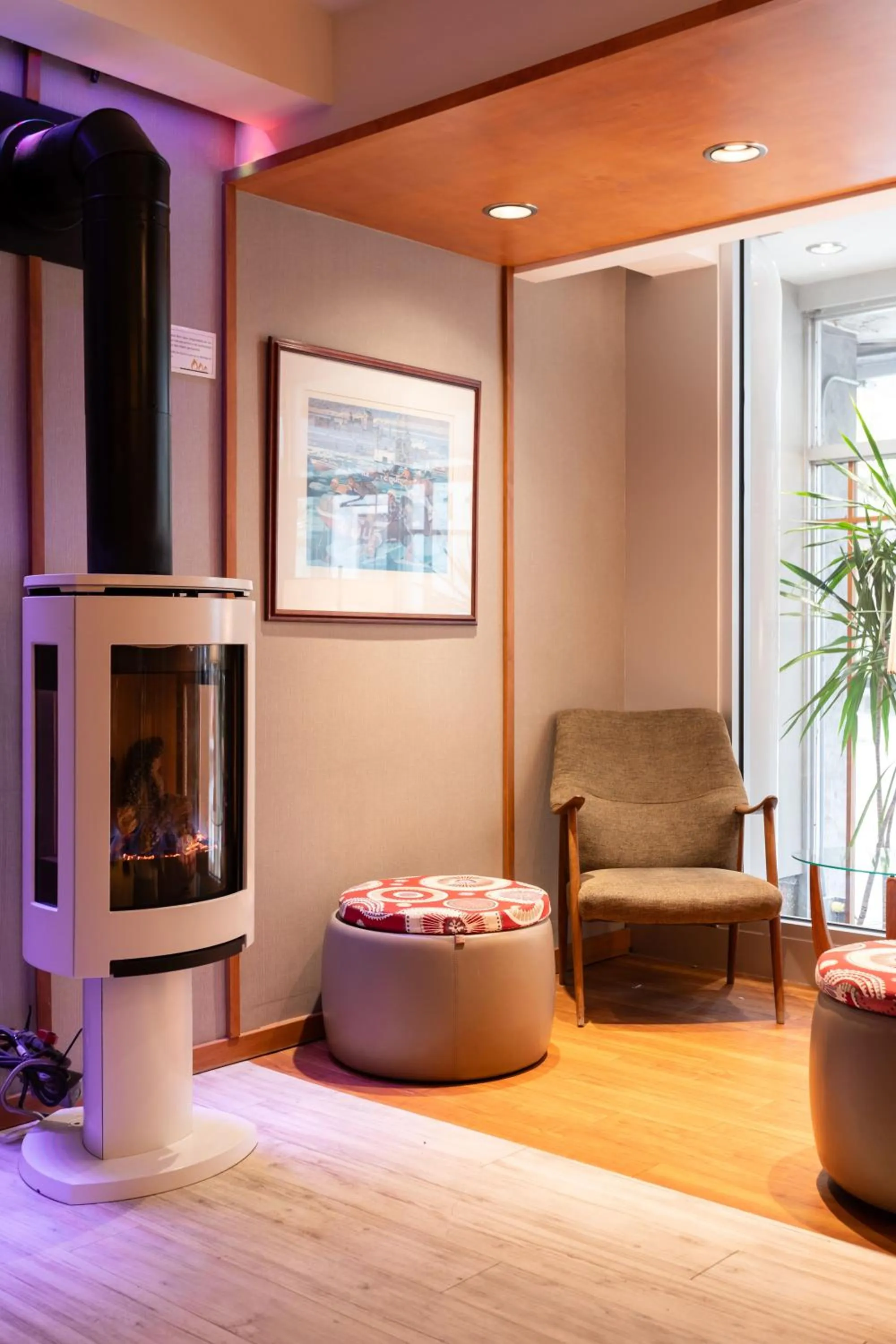 Seating area in Hotel Champlain