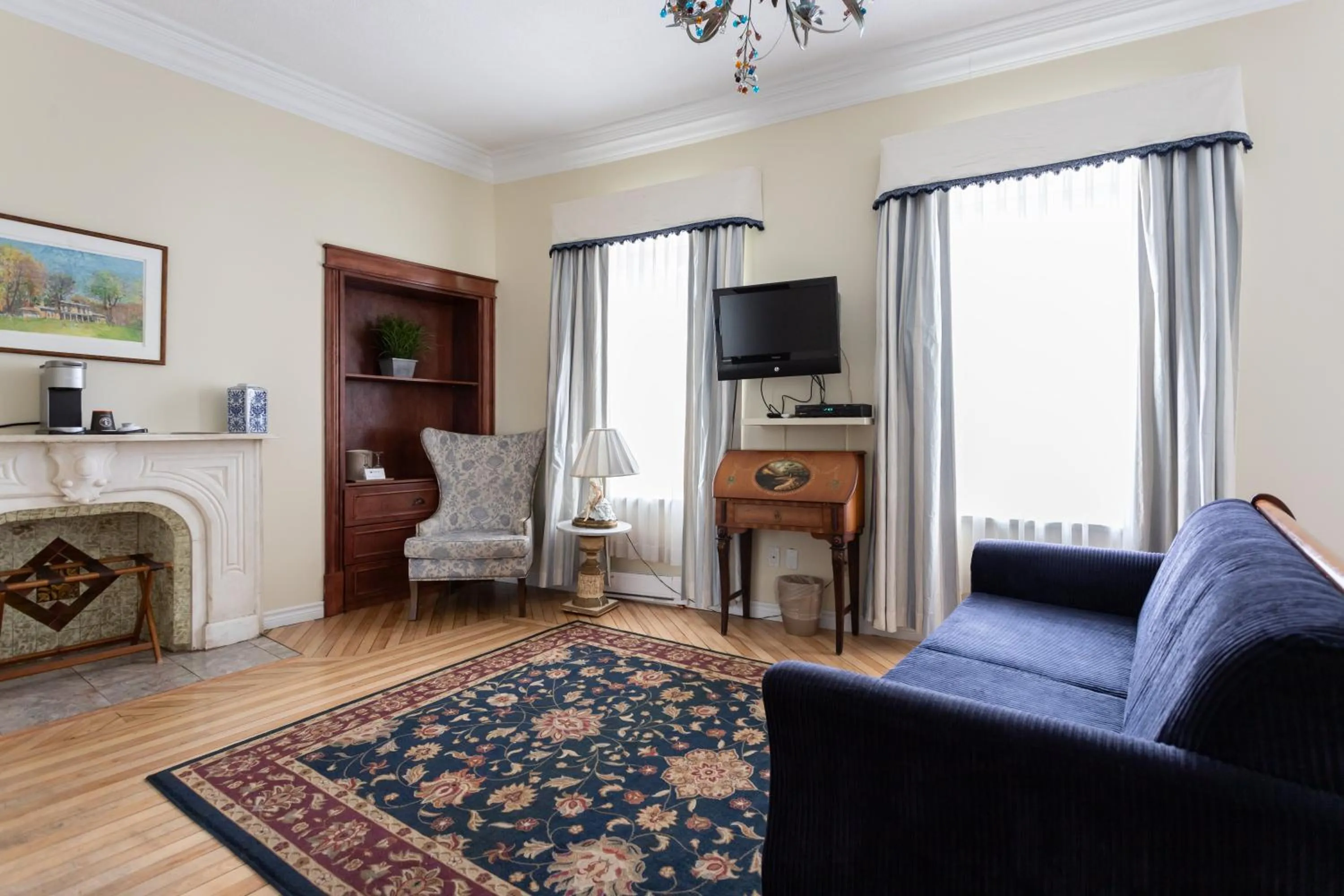 Living room in Hotel Champlain