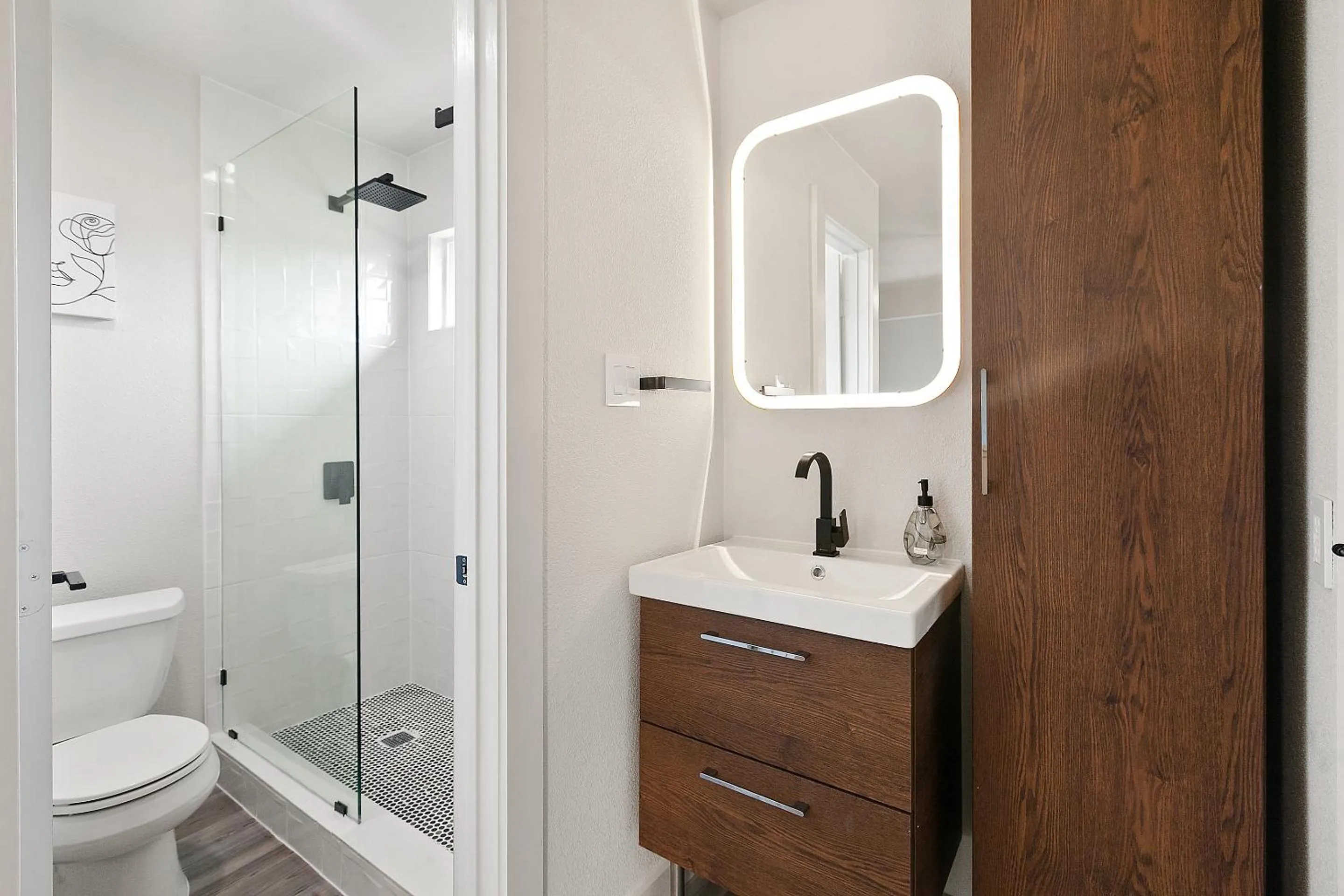 Shower in Contemporary Couples Getaway Near Austin Favorites - Loft 21