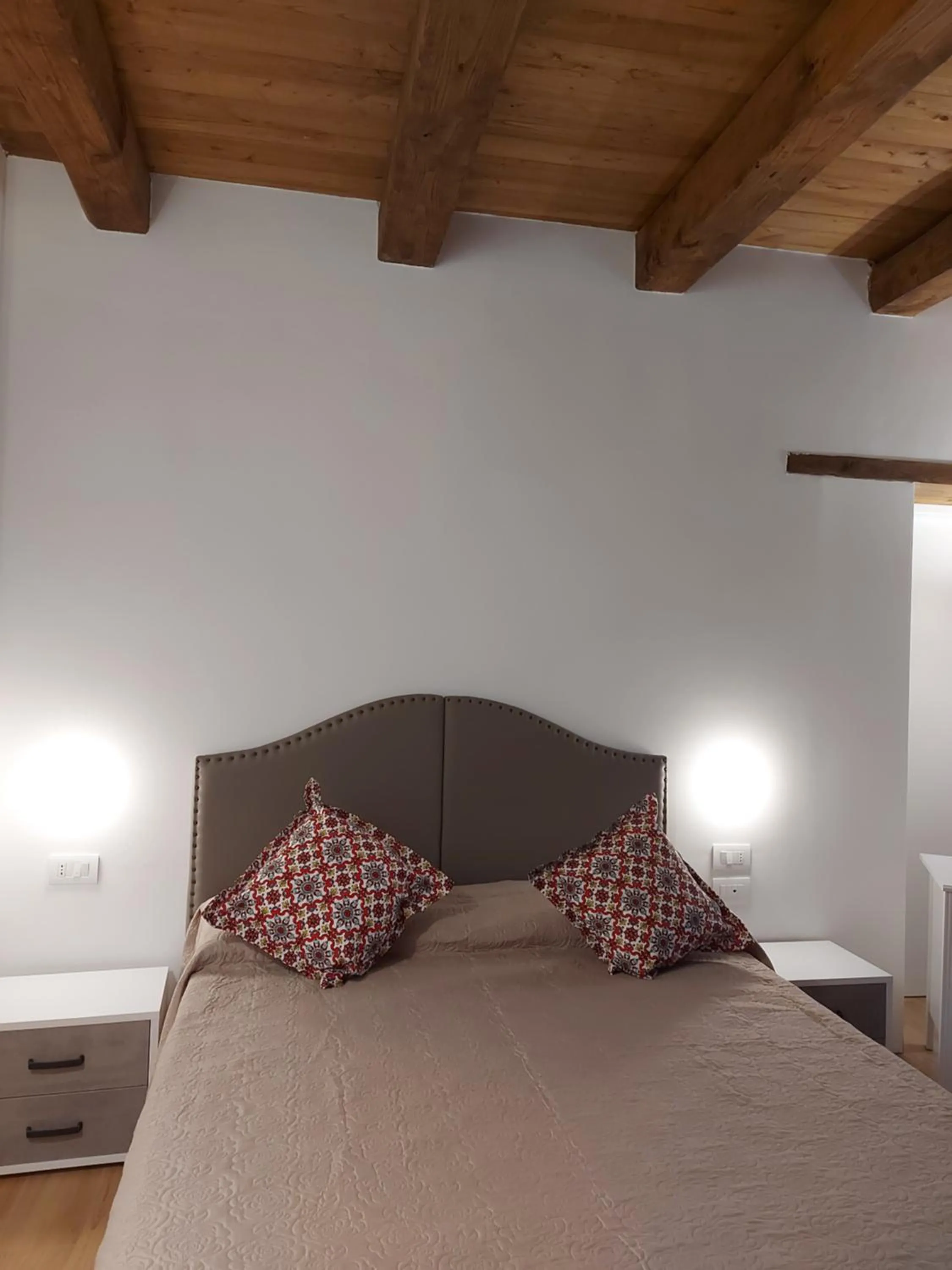 Bedroom, Bed in Celeste Costiera