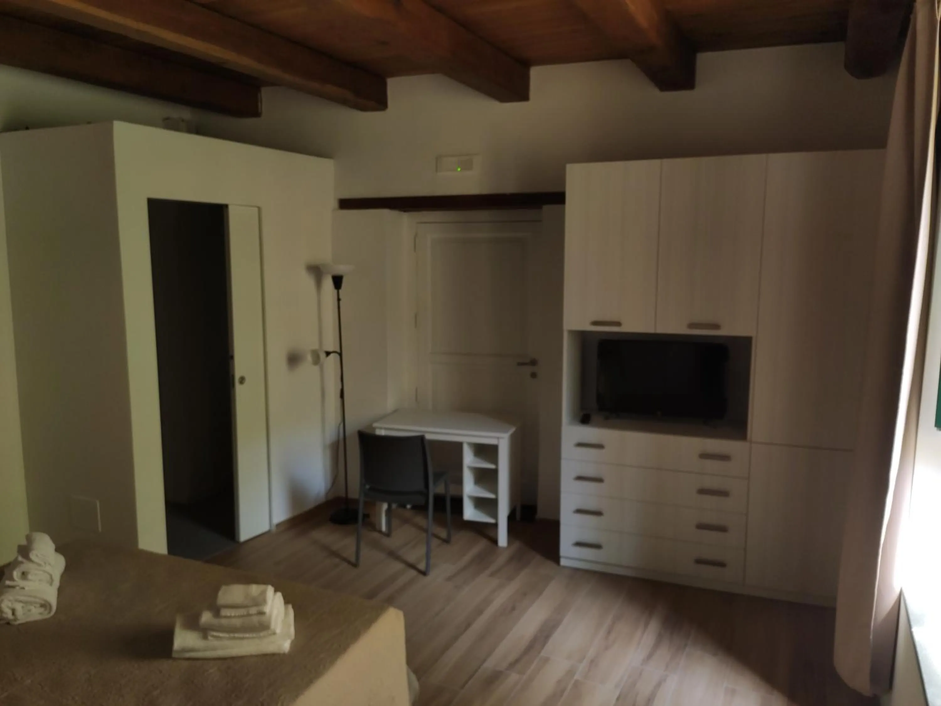 Bedroom, Bed in Celeste Costiera