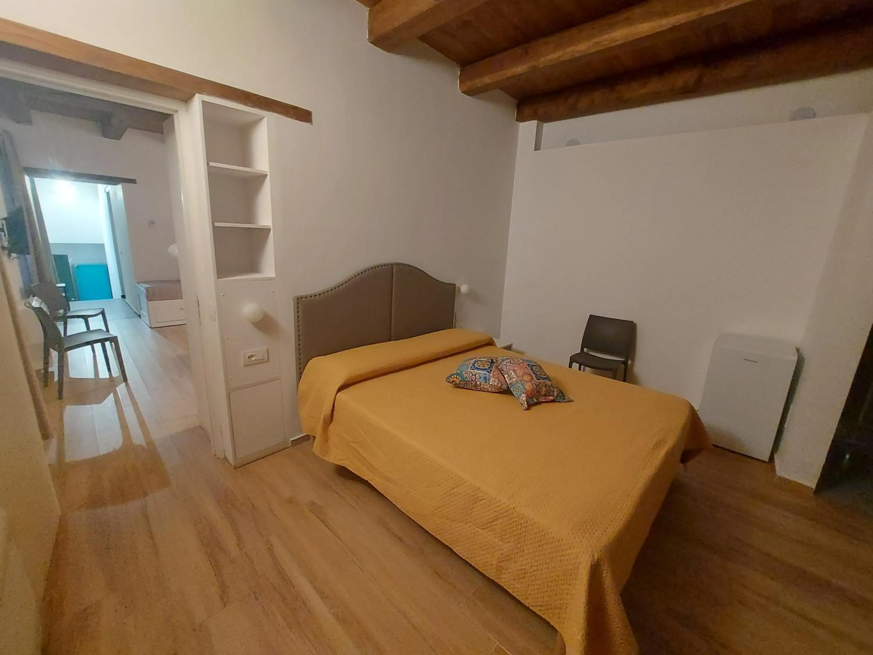 Bed in Celeste Costiera