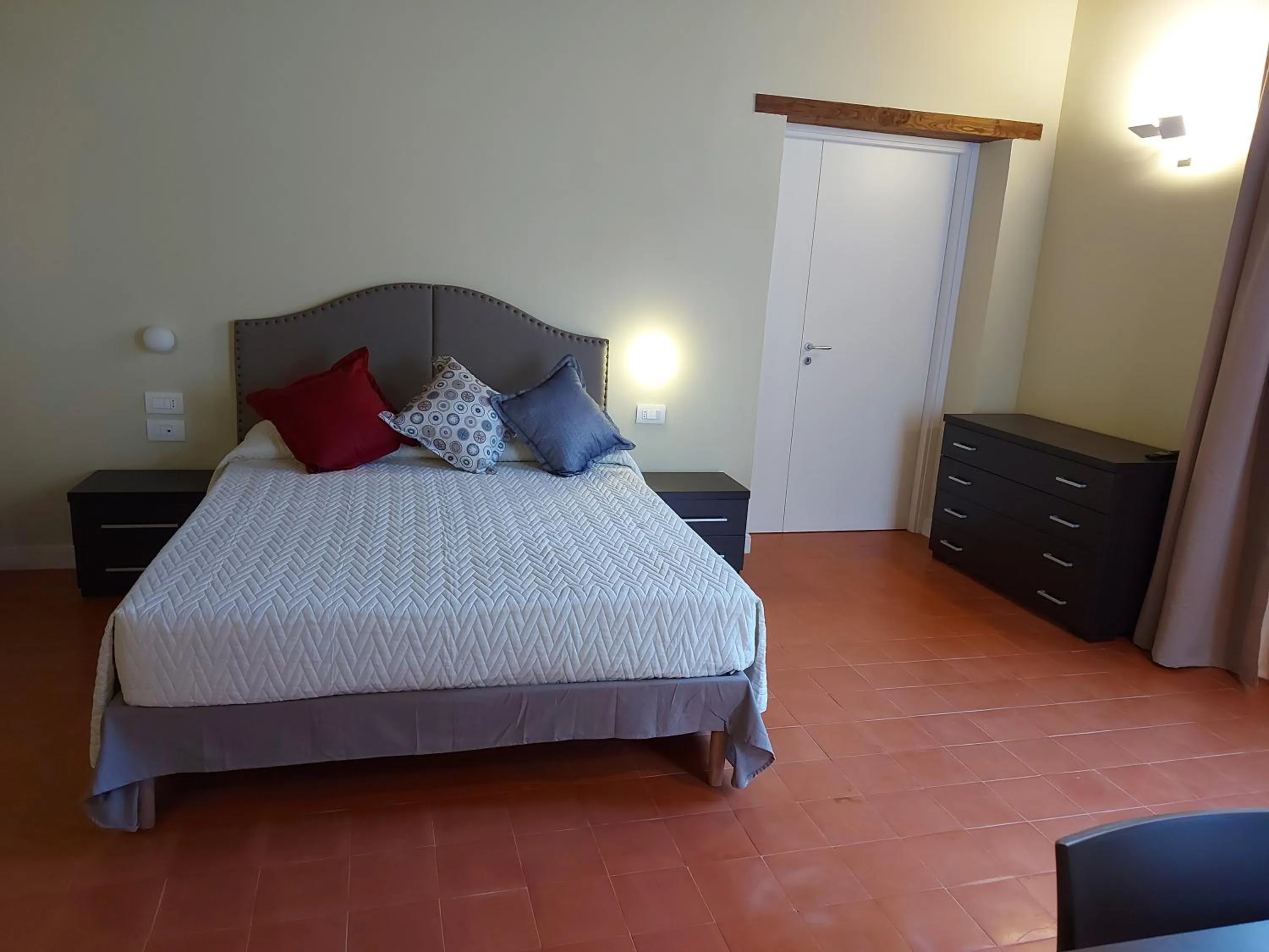 Bedroom, Bed in Celeste Costiera