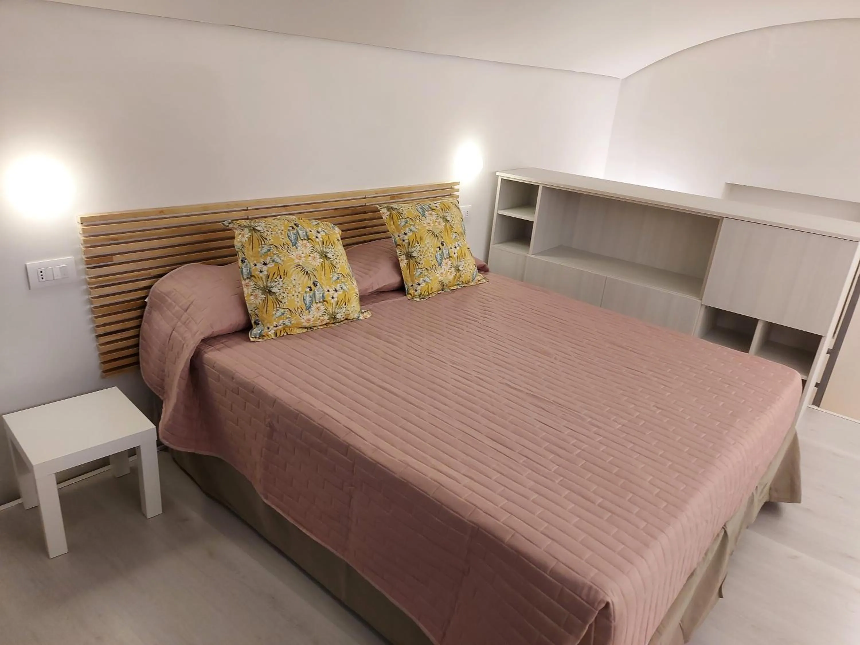 Bedroom, Bed in Celeste Costiera