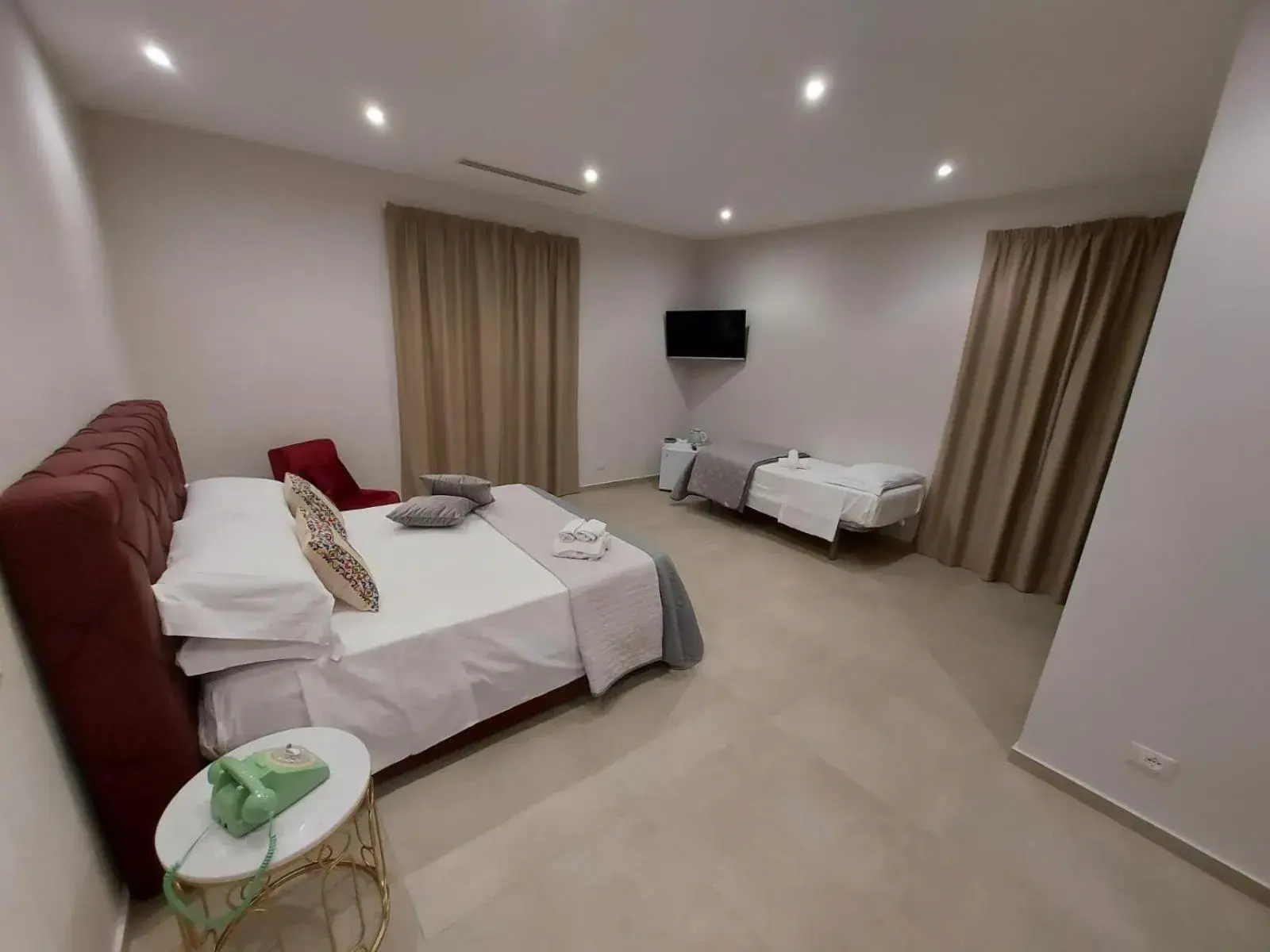 Luxury Quadruple Room in Masseria Torre Saracena Luxury Quadruple Room in Masseria Torre Saracena