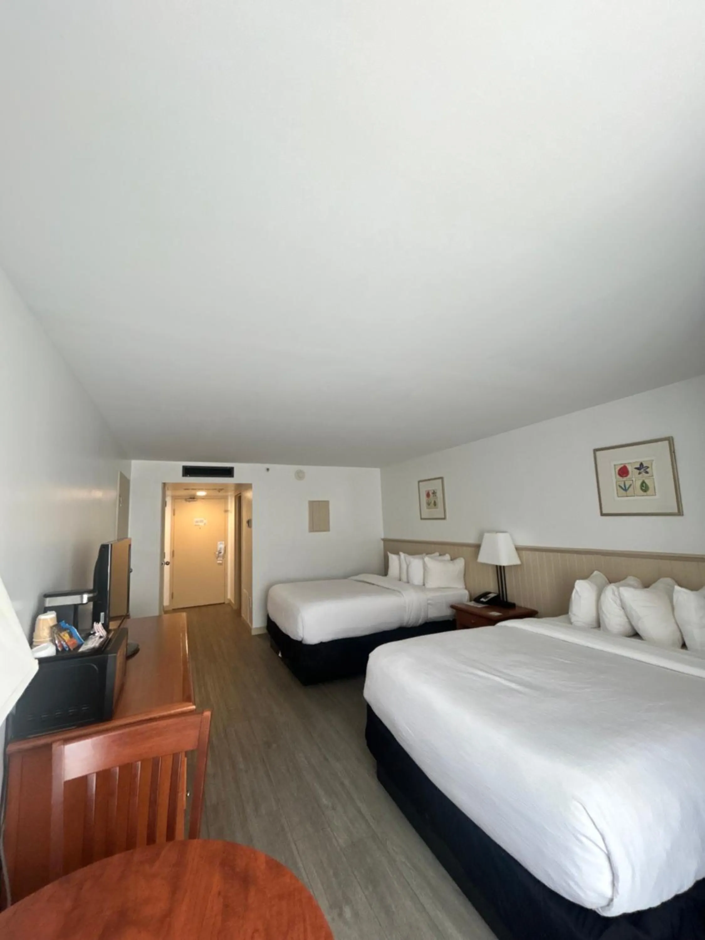 Bed in Charlottetown Inn & Conference Centre