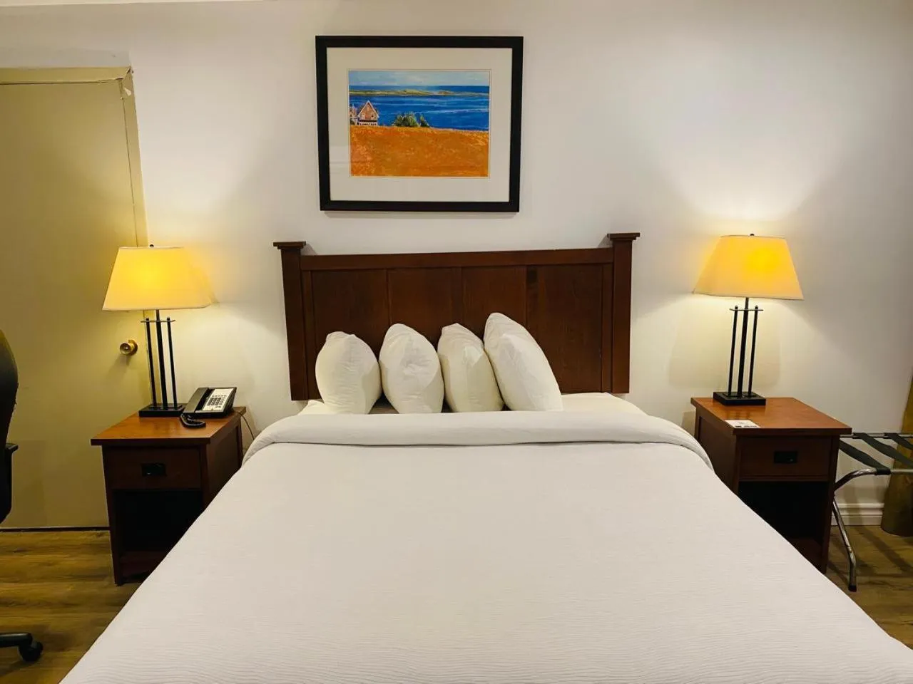 Bed in Charlottetown Inn & Conference Centre