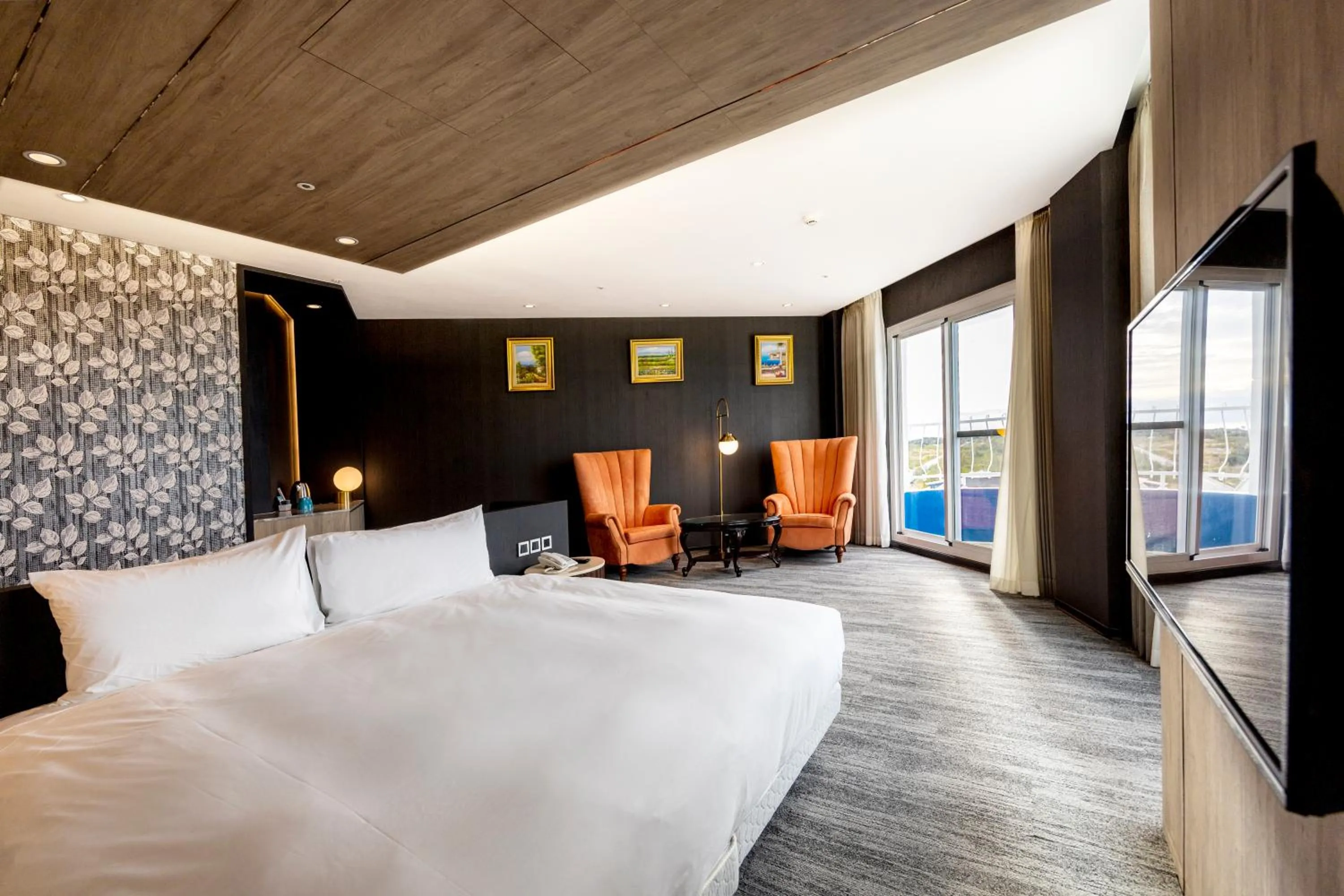 Photo of the whole room, Bed in Kenting Long Beach Hotel