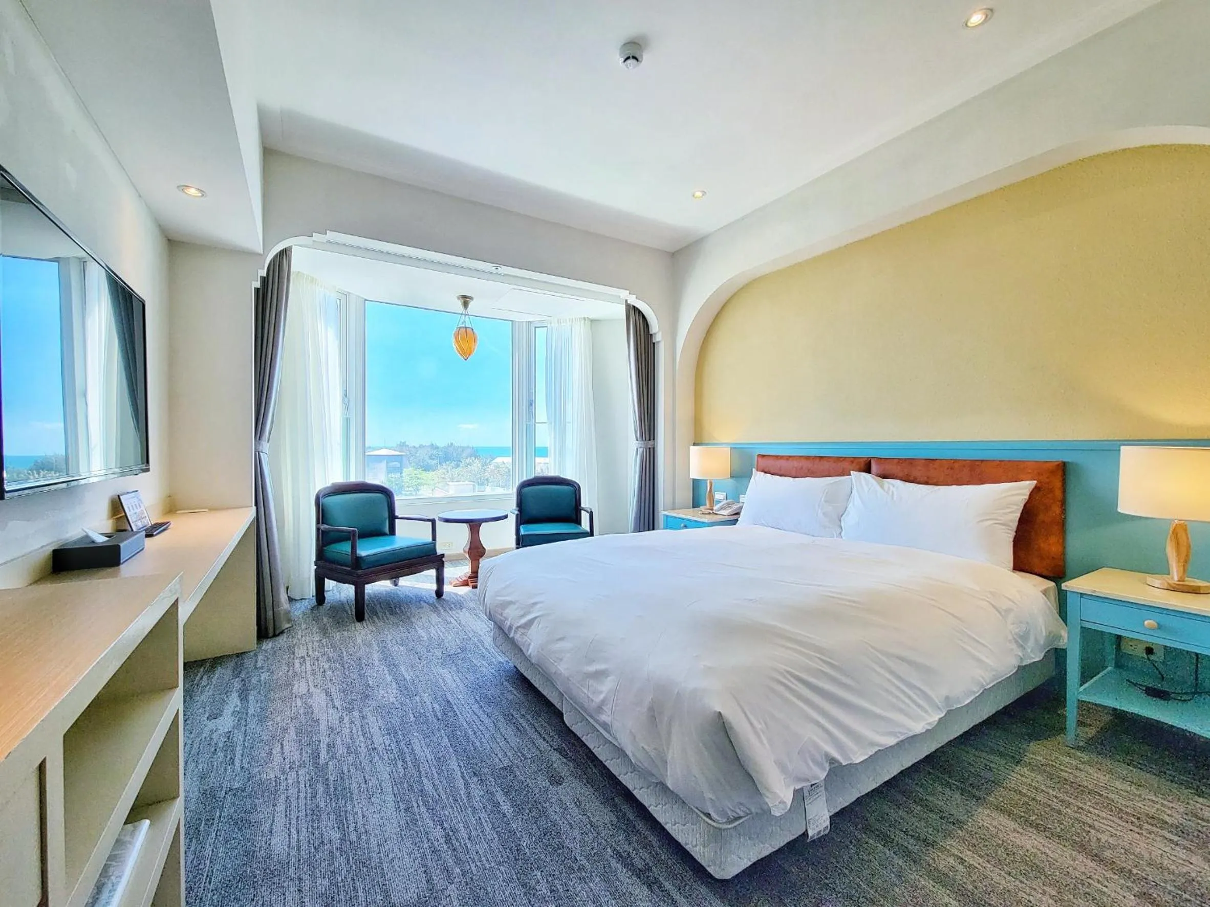 Photo of the whole room, Bed in Kenting Long Beach Hotel