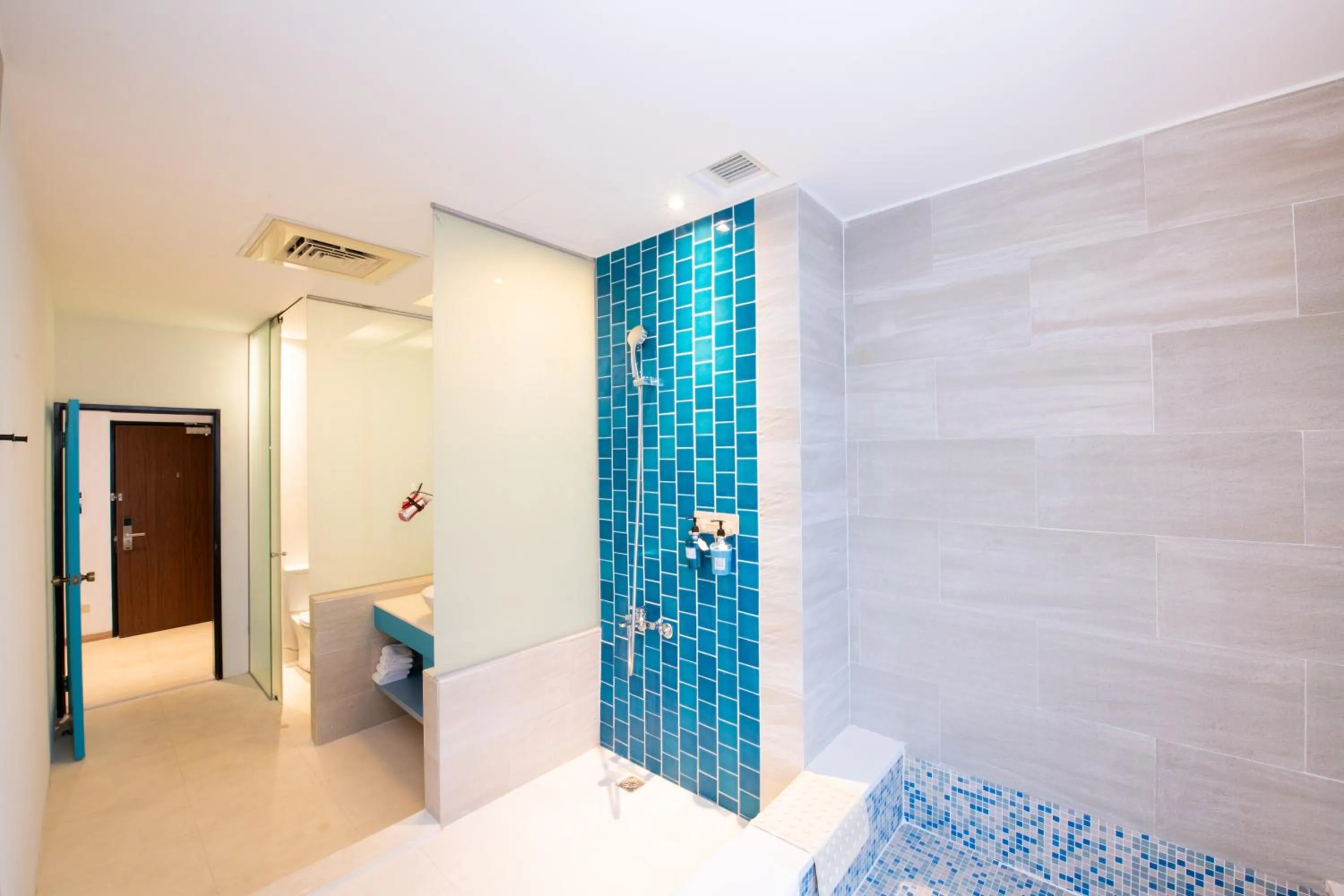 Shower in Kenting Long Beach Hotel
