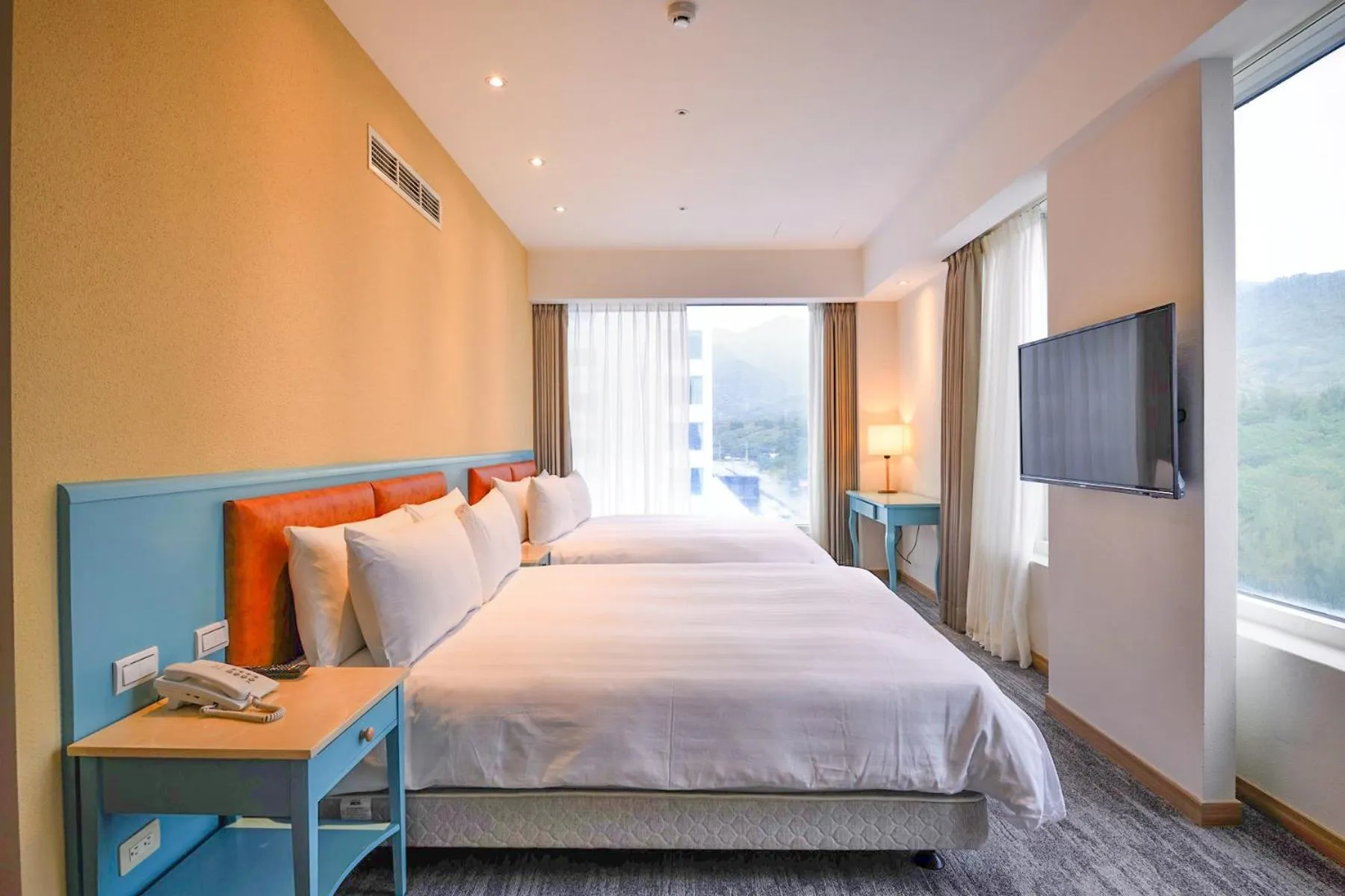 Photo of the whole room, Bed in Kenting Long Beach Hotel