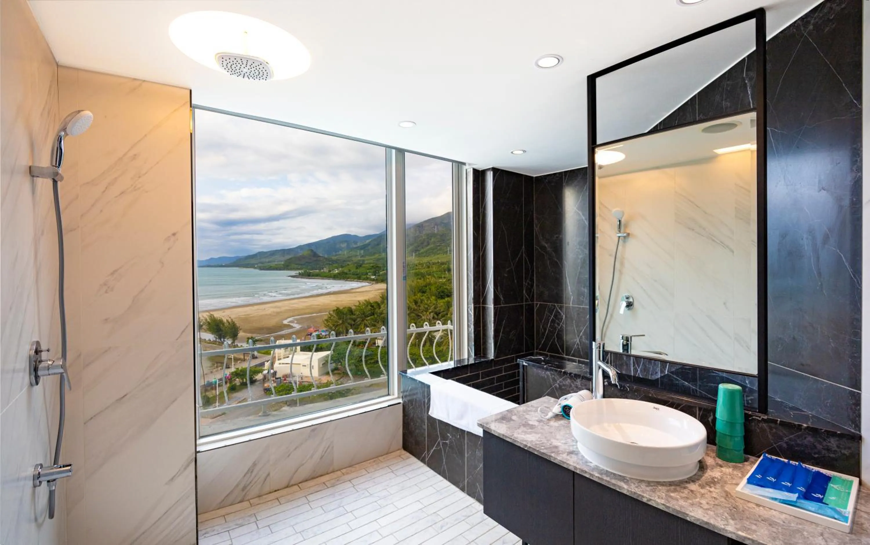 Bathroom in Kenting Long Beach Hotel