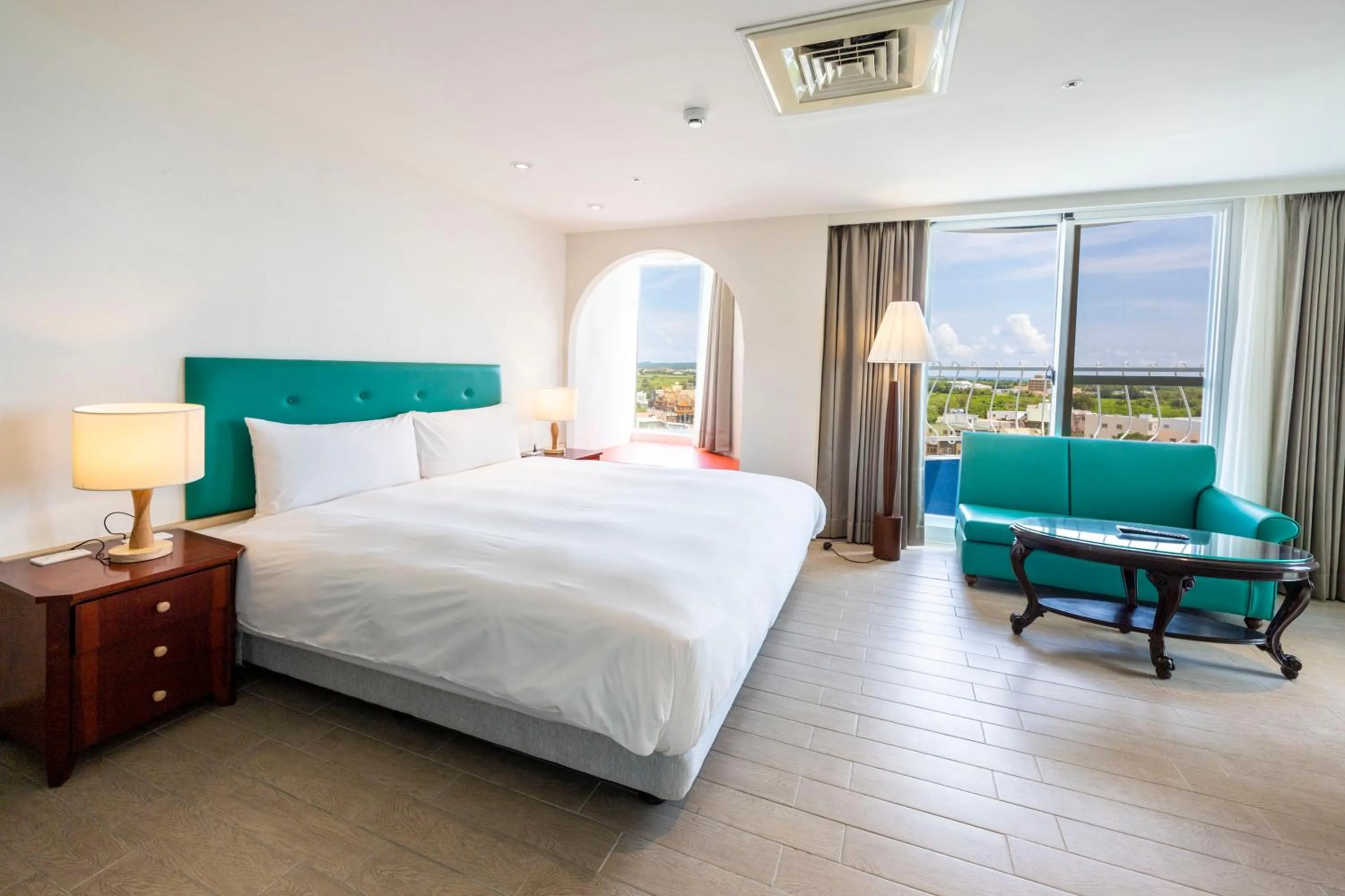 Photo of the whole room, Bed in Kenting Long Beach Hotel