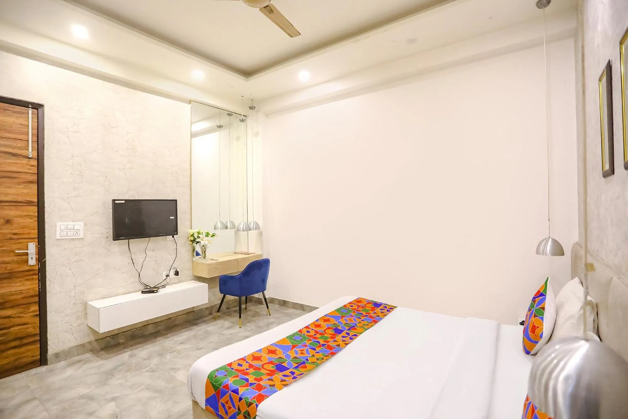 Bed in FabHotel F9 Sector 19