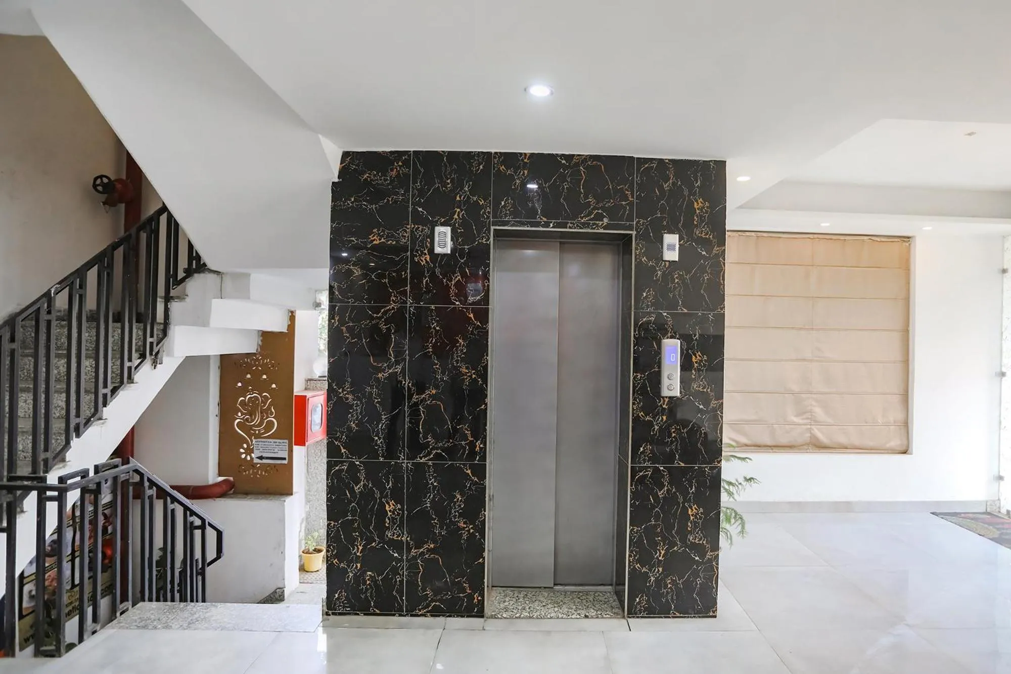 Lobby or reception in FabHotel F9 Sector 19