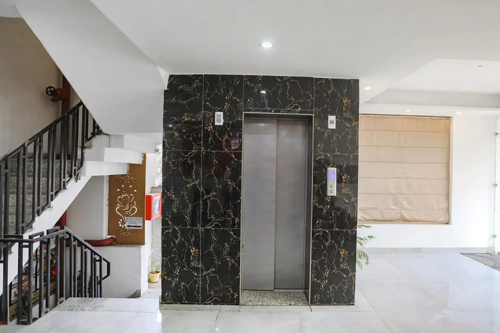 Lobby or reception in FabHotel F9 Sector 19 Lobby or reception in FabHotel F9 Sector 19