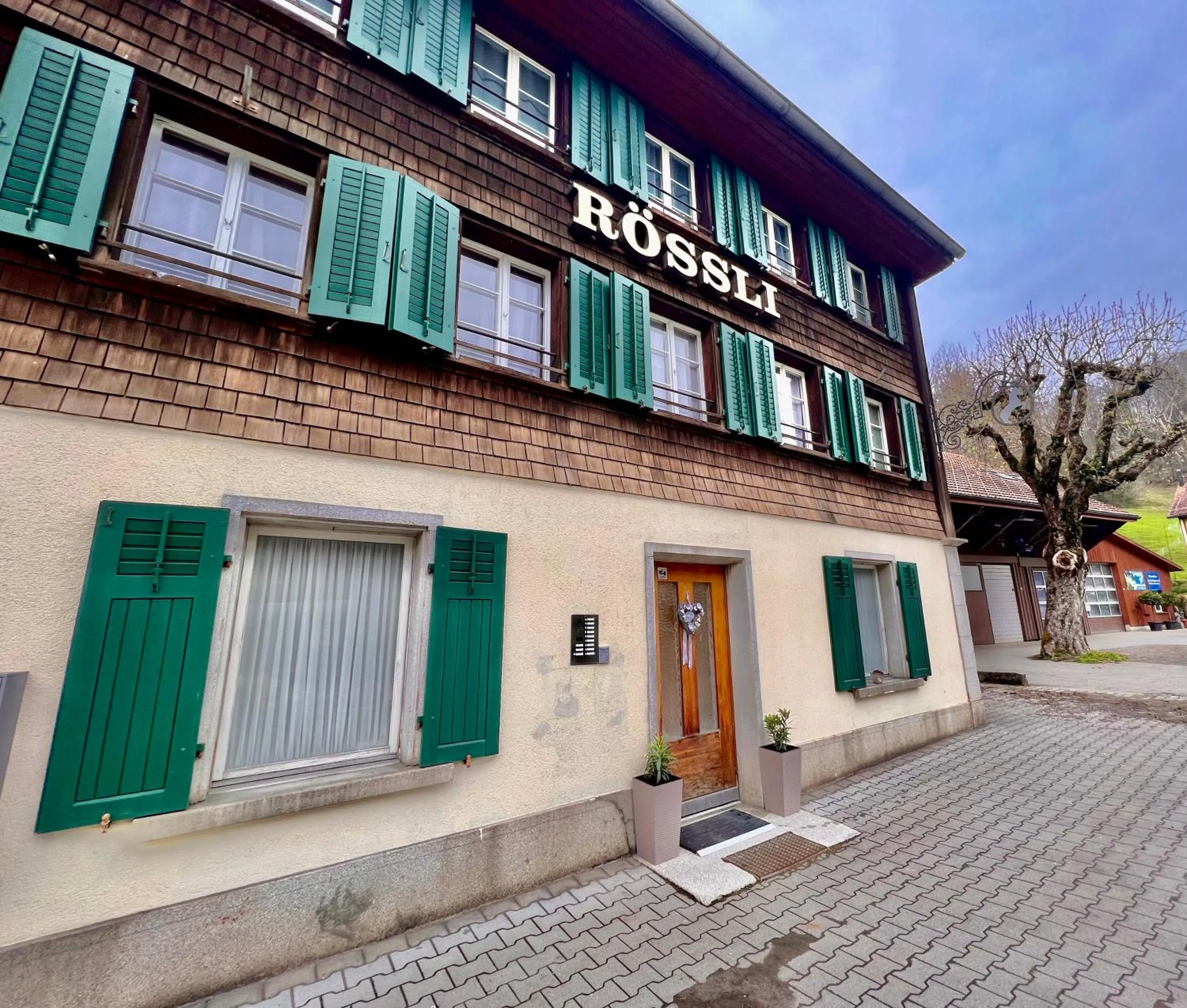 Property building in Rössli Self Check in 24-7 Free Parking