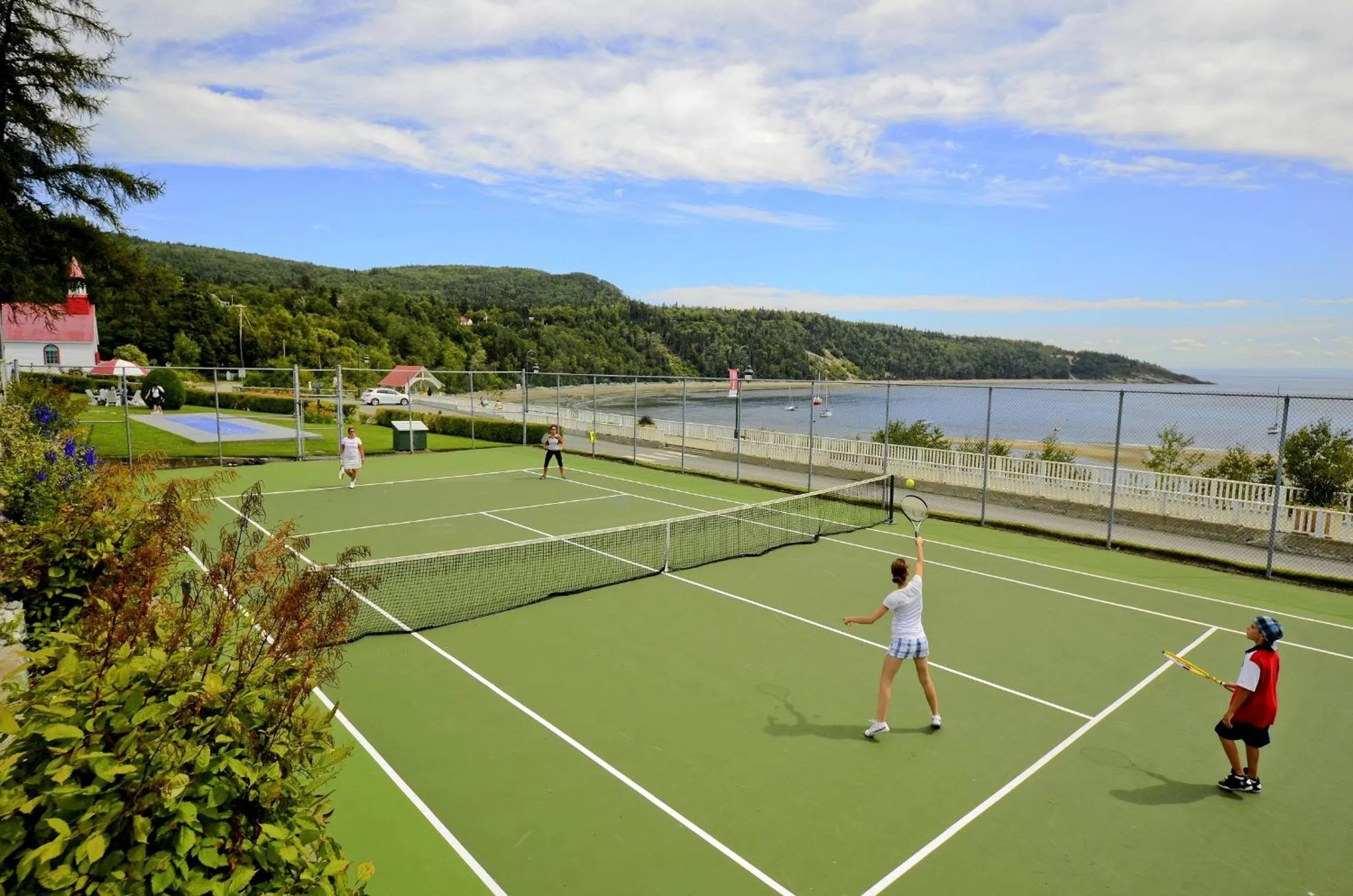 Tennis court in Hotel Tadoussac