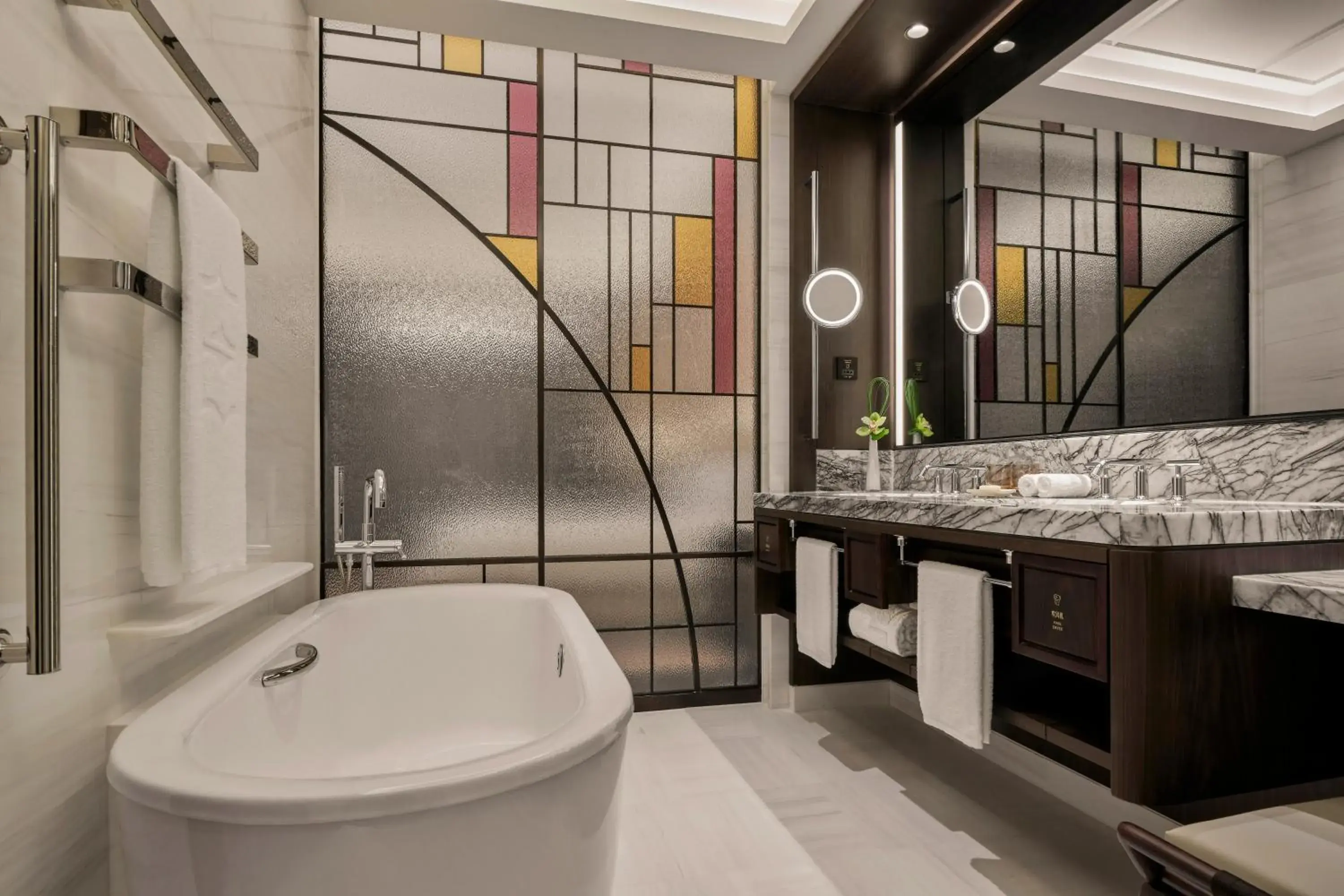 Bathroom in Shangri-La Qiantan, Shanghai - Steps away from the Oriental Sports Center, and easy reach the vibrant art scene of West Bund Bathroom in Shangri-La Qiantan, Shanghai - Steps away from the Oriental Sports Center, and easy reach the vibrant art scene of West Bund