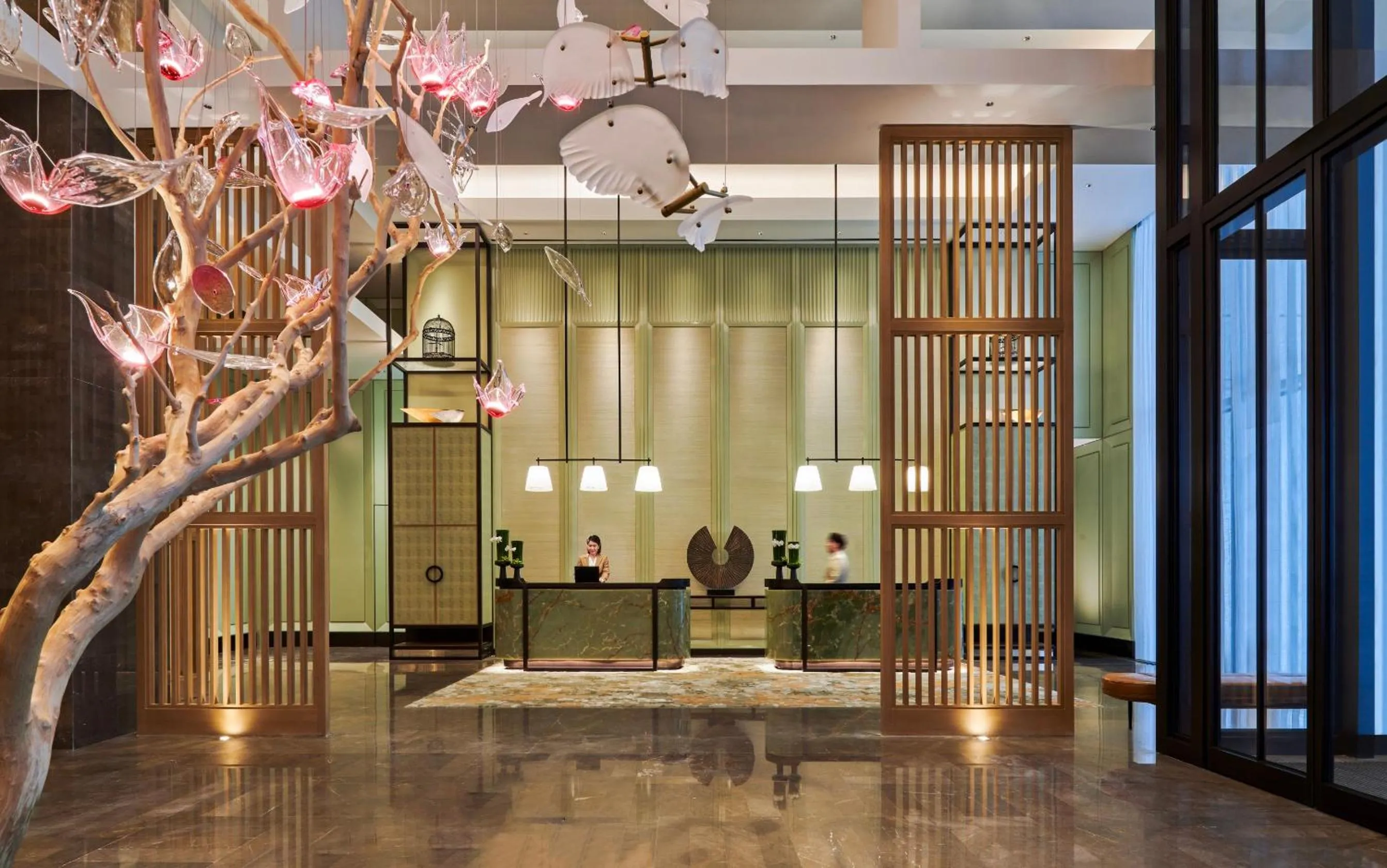 Lobby or reception in Shangri-La Qiantan, Shanghai - Steps away from the Oriental Sports Center, and easy reach the vibrant art scene of West Bund