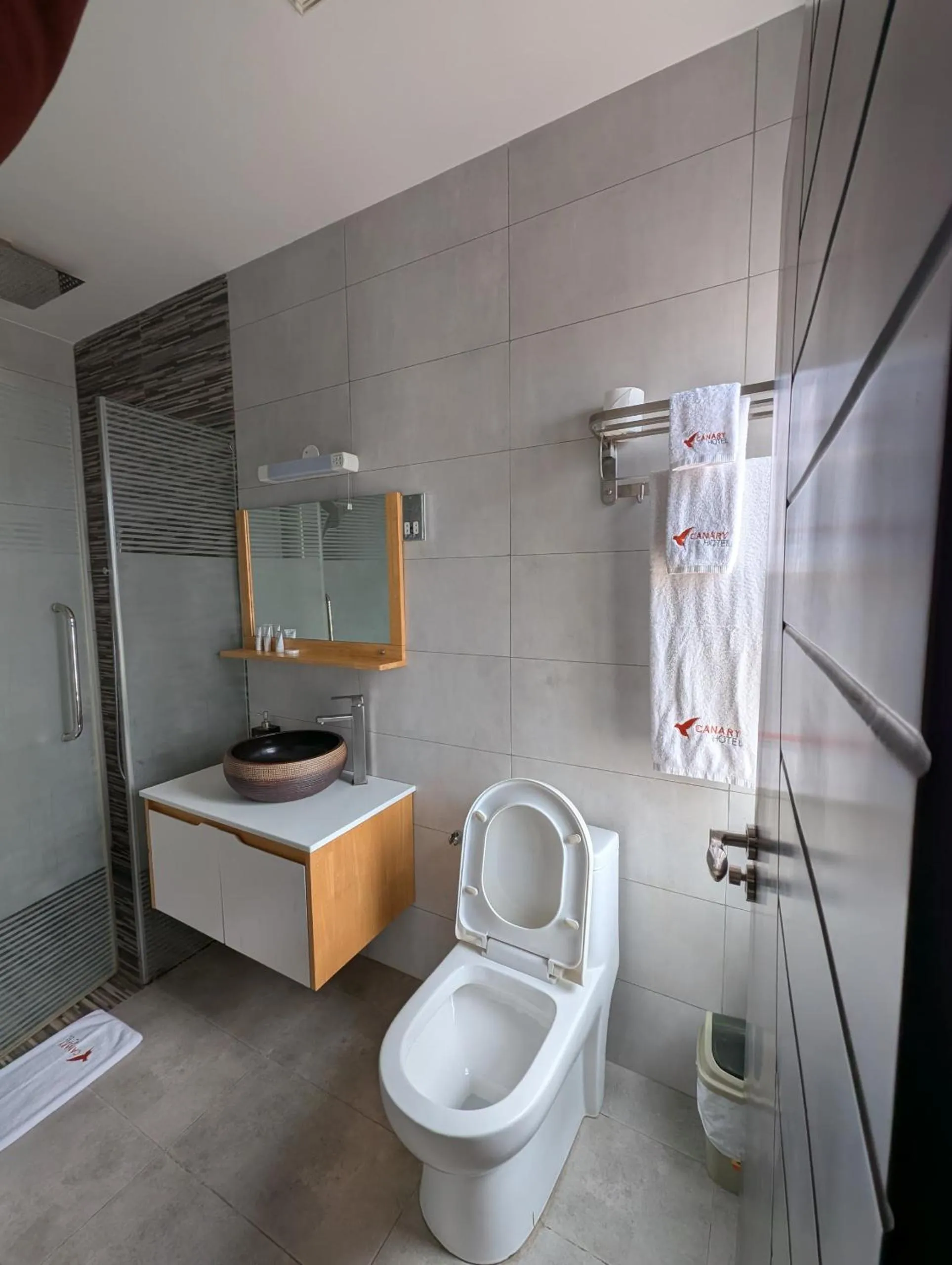 Bathroom in Canary Hotel Kampala