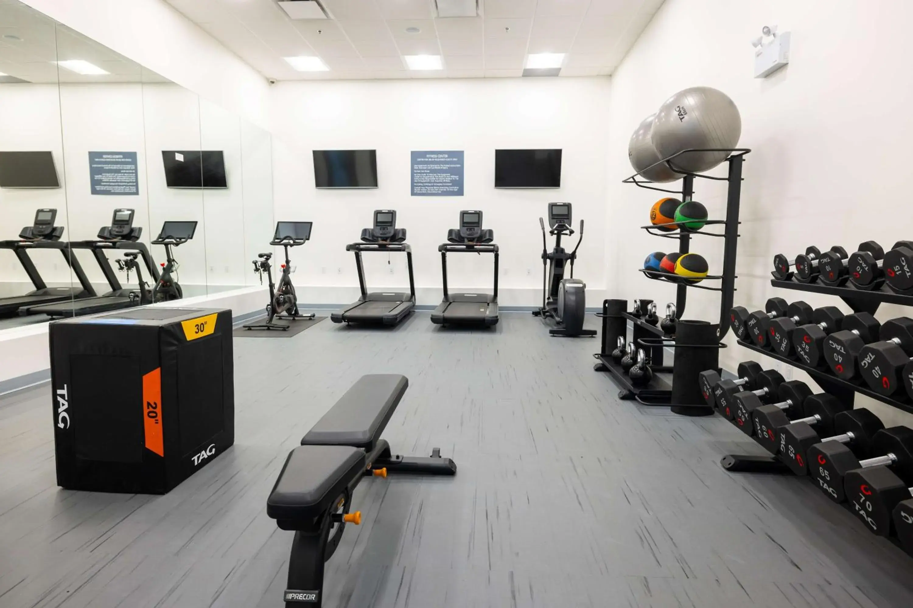 Fitness centre/facilities in DoubleTree by Hilton Calgary North Fitness centre/facilities in DoubleTree by Hilton Calgary North