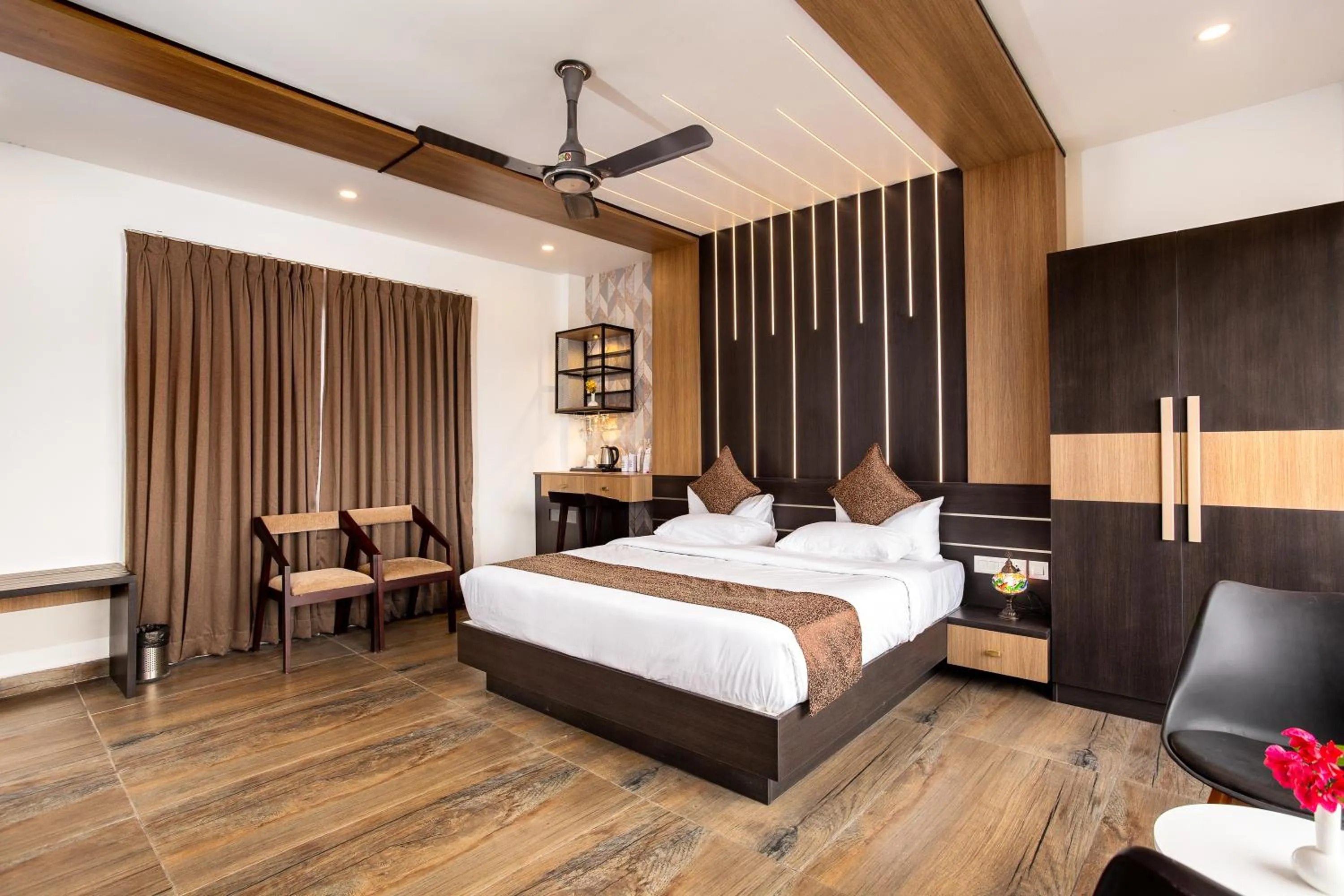 Photo of the whole room, Bed in Ramee Wolkenburg Resort & Spa, Munnar