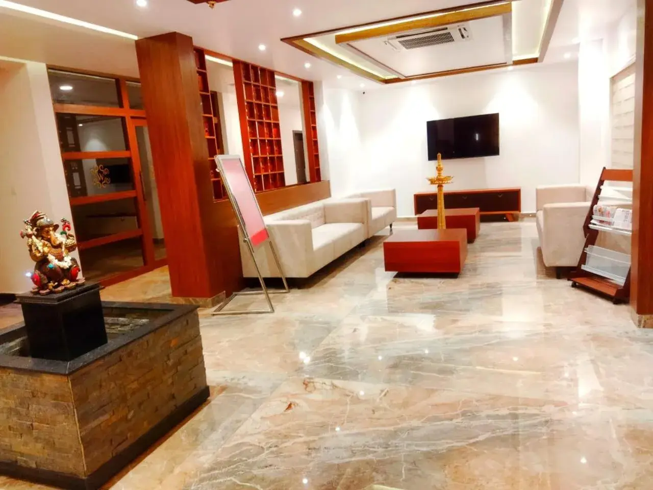 Lobby or reception in WOLKENBURG RESORT & SPA Lobby or reception in WOLKENBURG RESORT & SPA