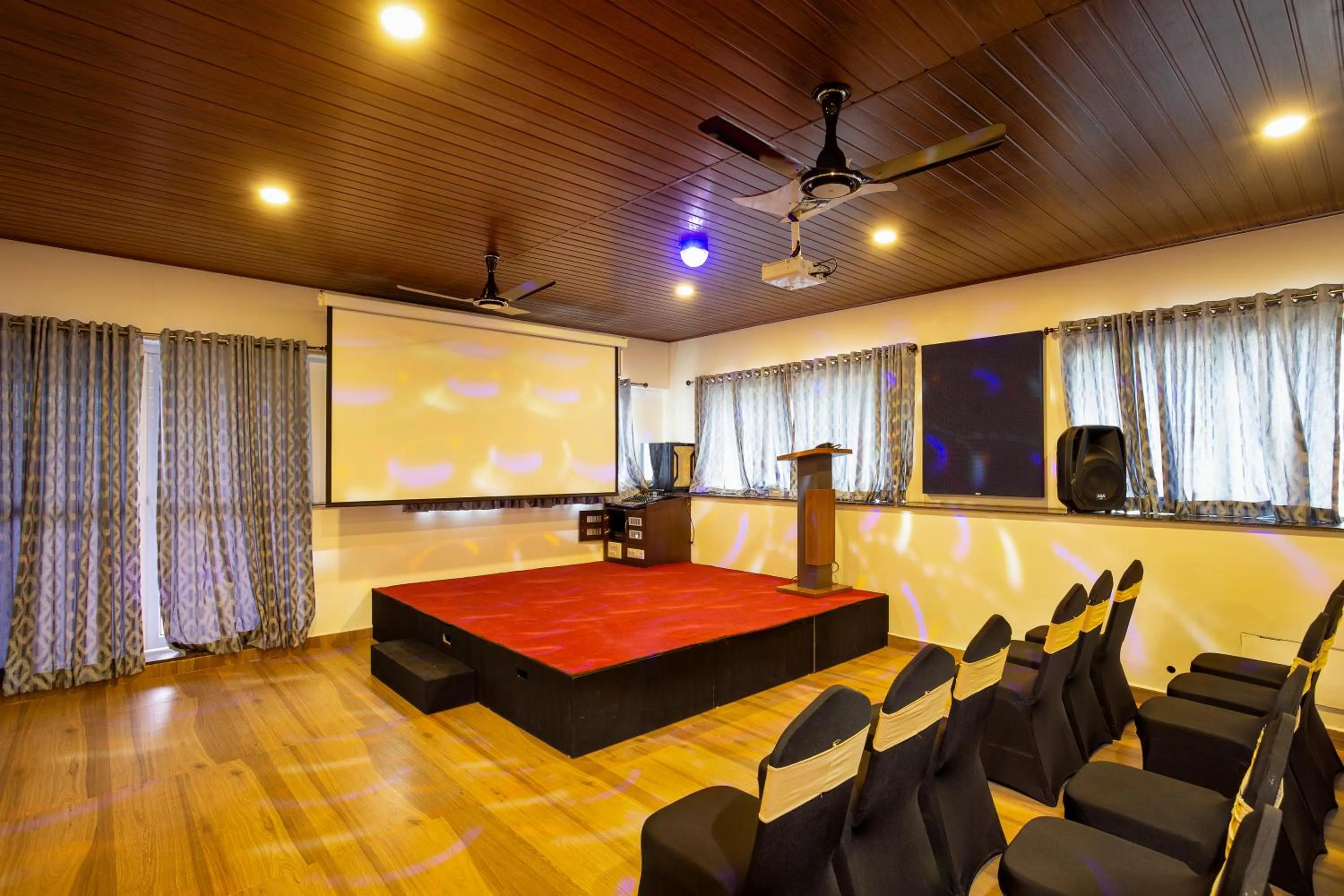 Meeting/conference room in Ramee Wolkenburg Resort & Spa, Munnar
