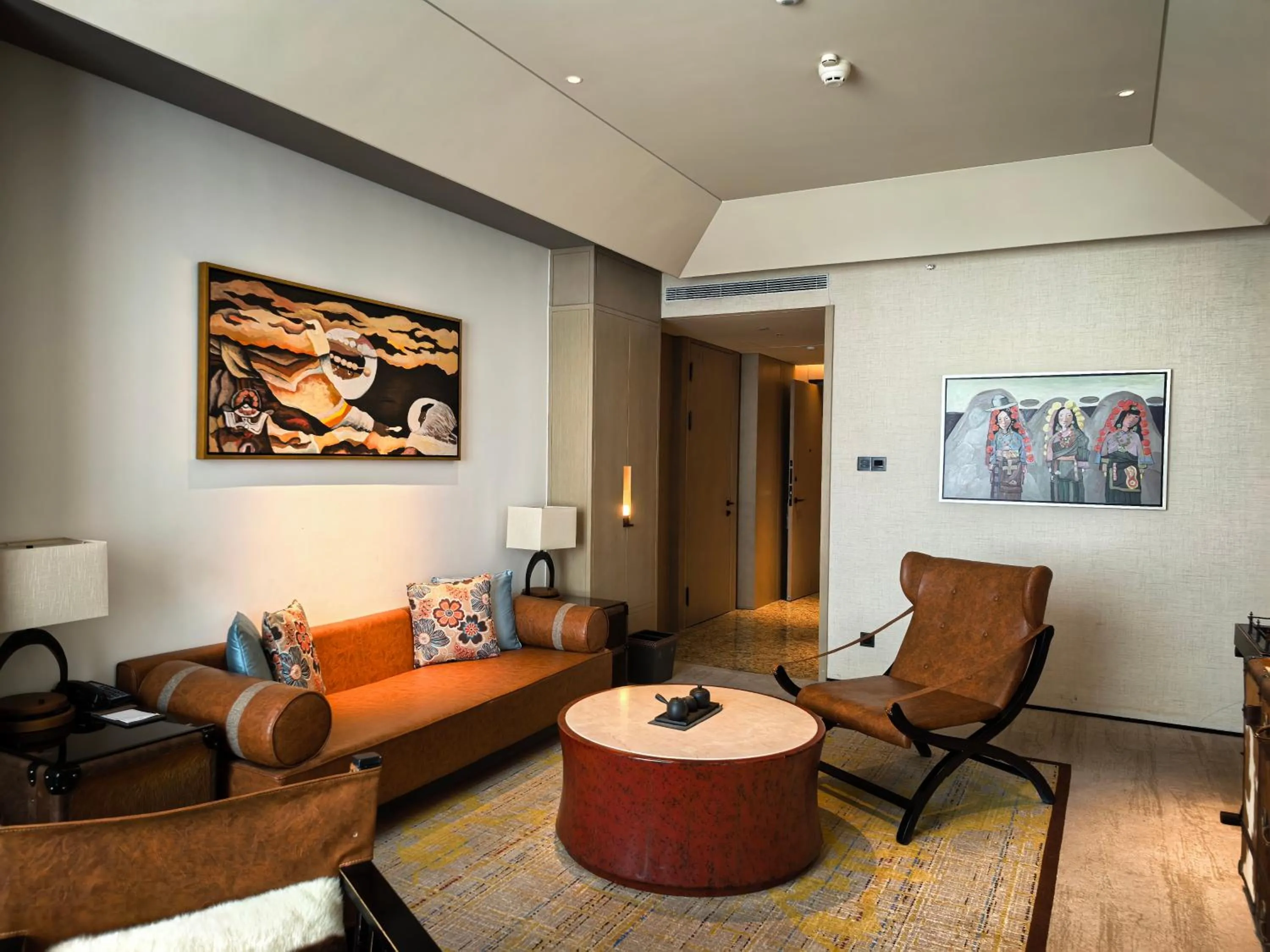 Seating area in Hilton Shigatse