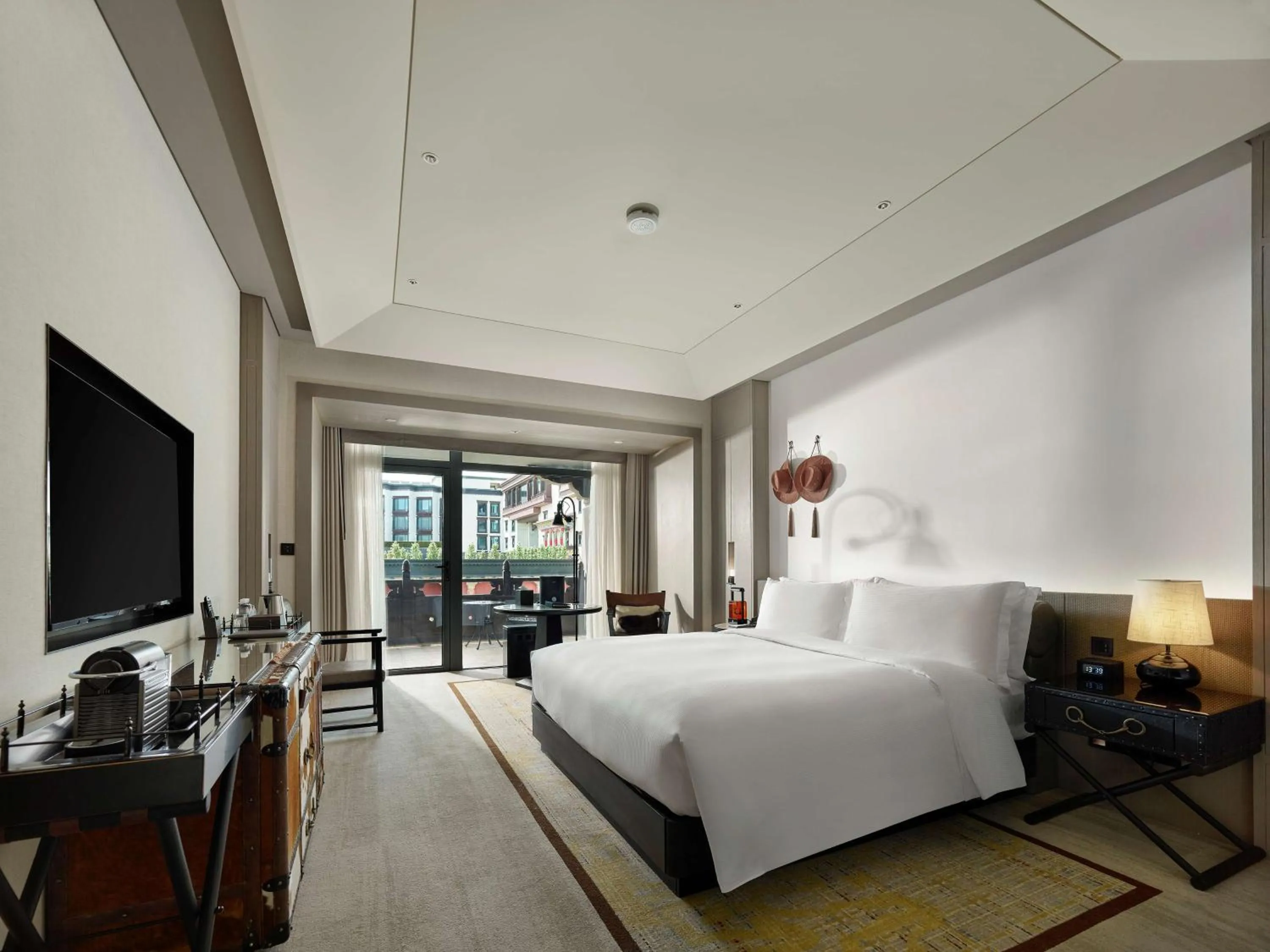 Bed in Hilton Shigatse