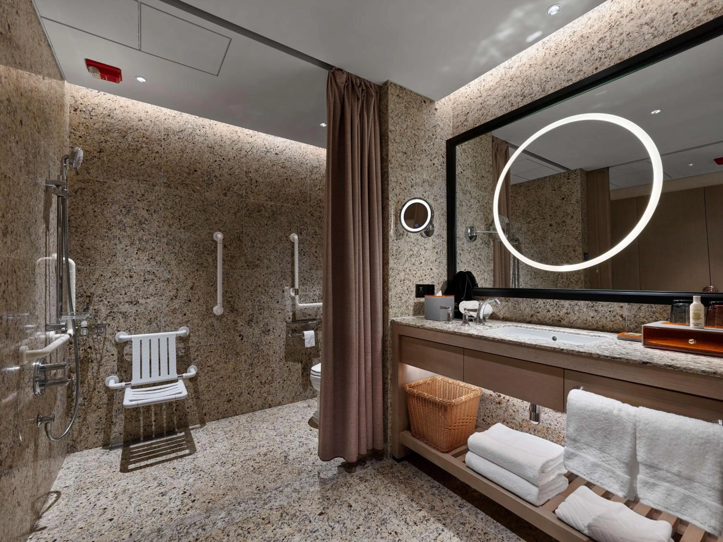 Bathroom in Hilton Shigatse