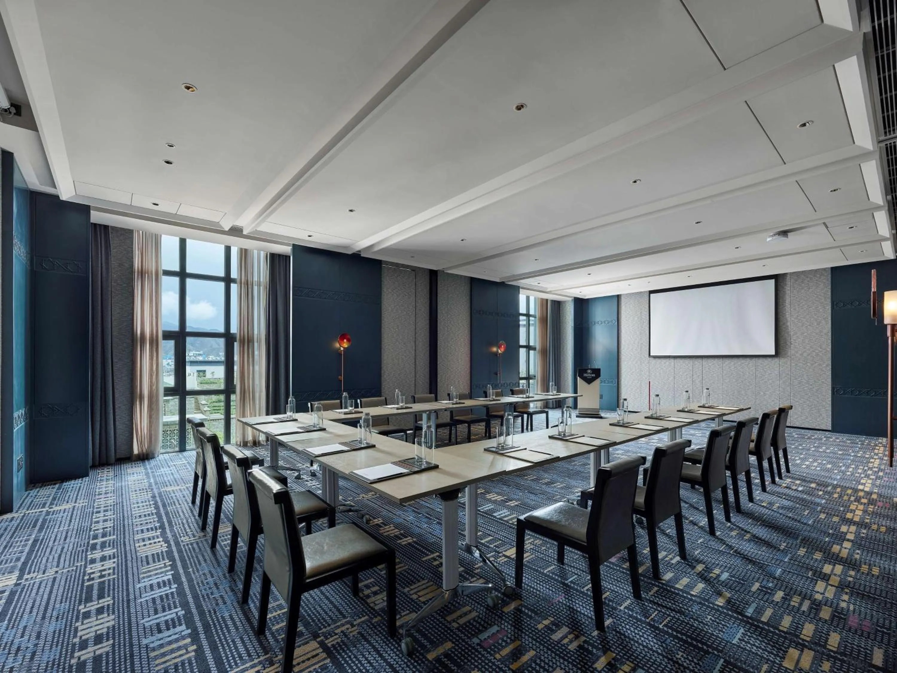 Meeting/conference room in Hilton Shigatse