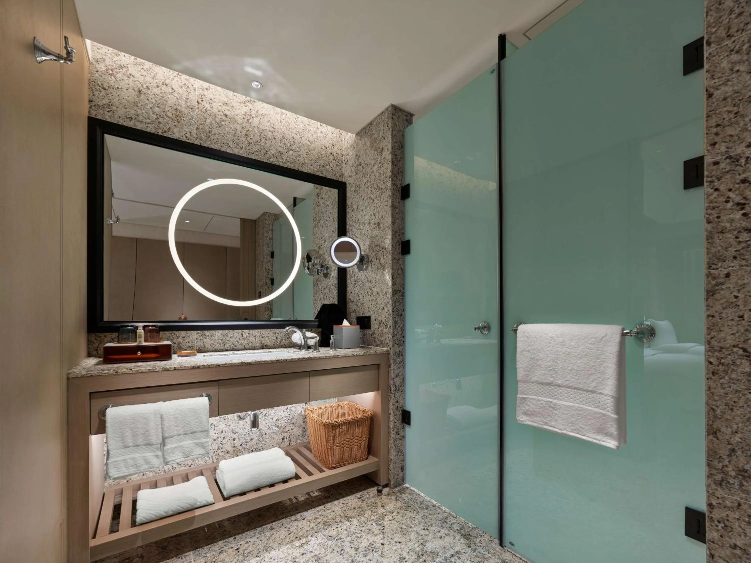 Bathroom in Hilton Shigatse