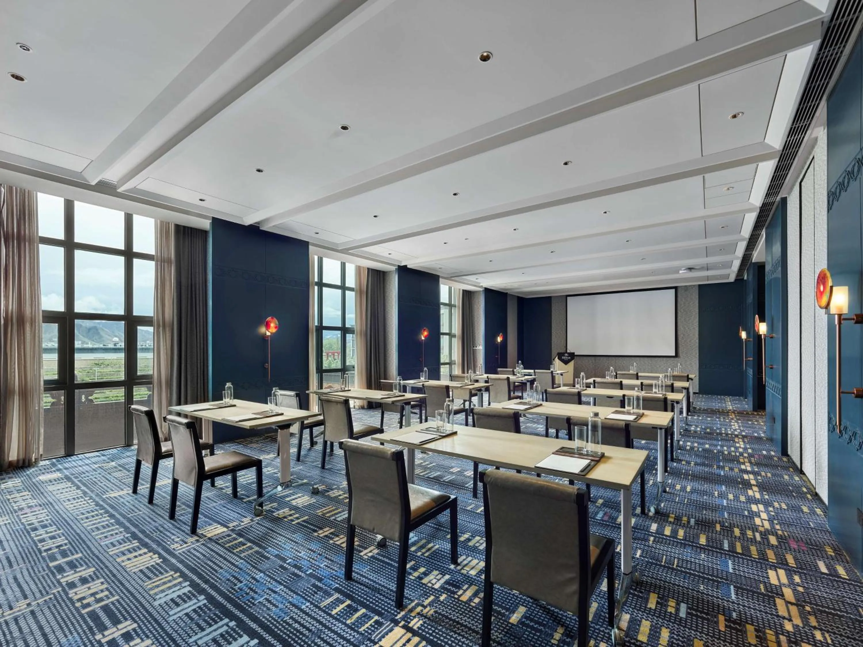 Meeting/conference room in Hilton Shigatse