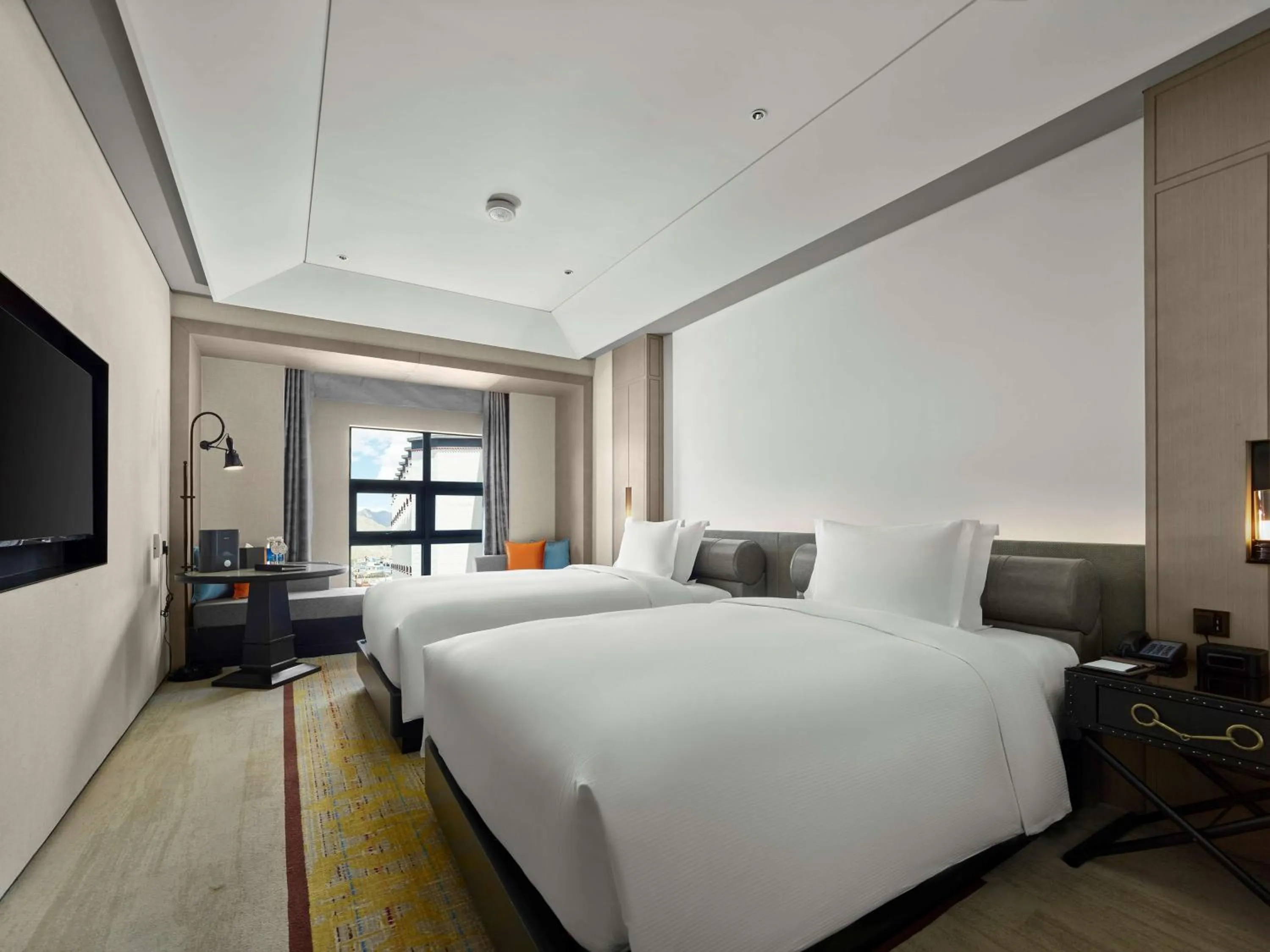 Bed in Hilton Shigatse