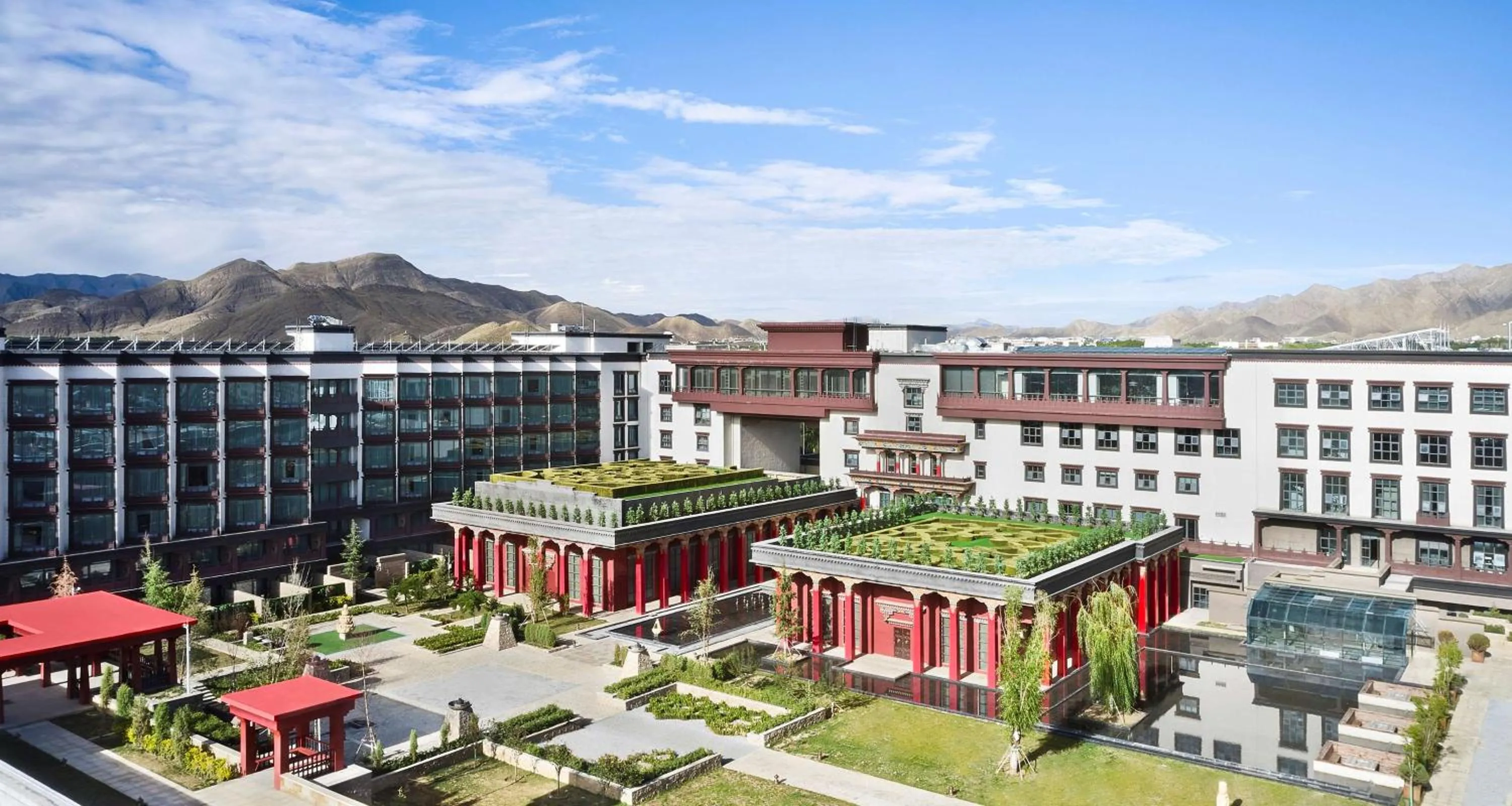 Garden in Hilton Shigatse