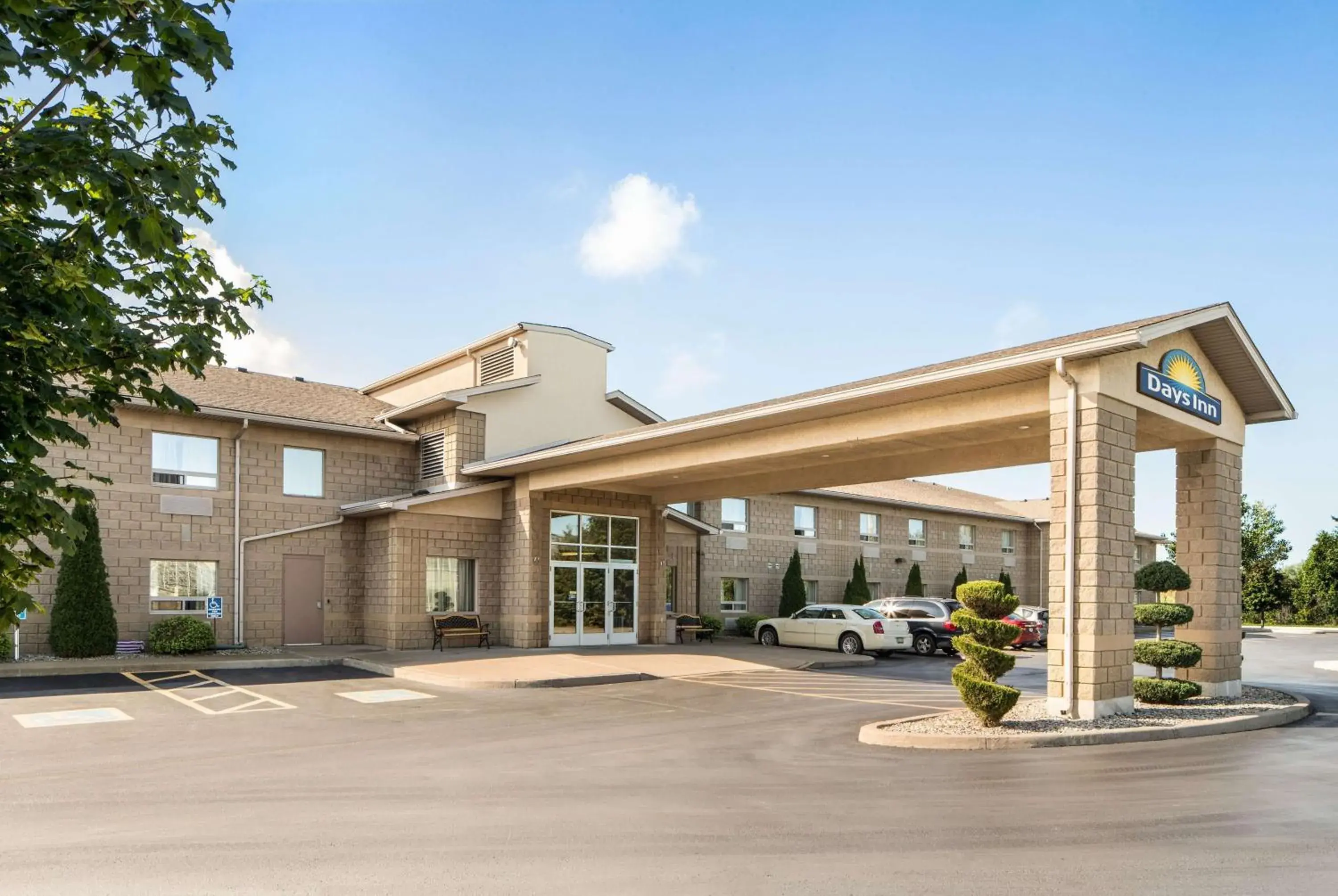 Property building in Days Inn by Wyndham Leamington Property building in Days Inn by Wyndham Leamington