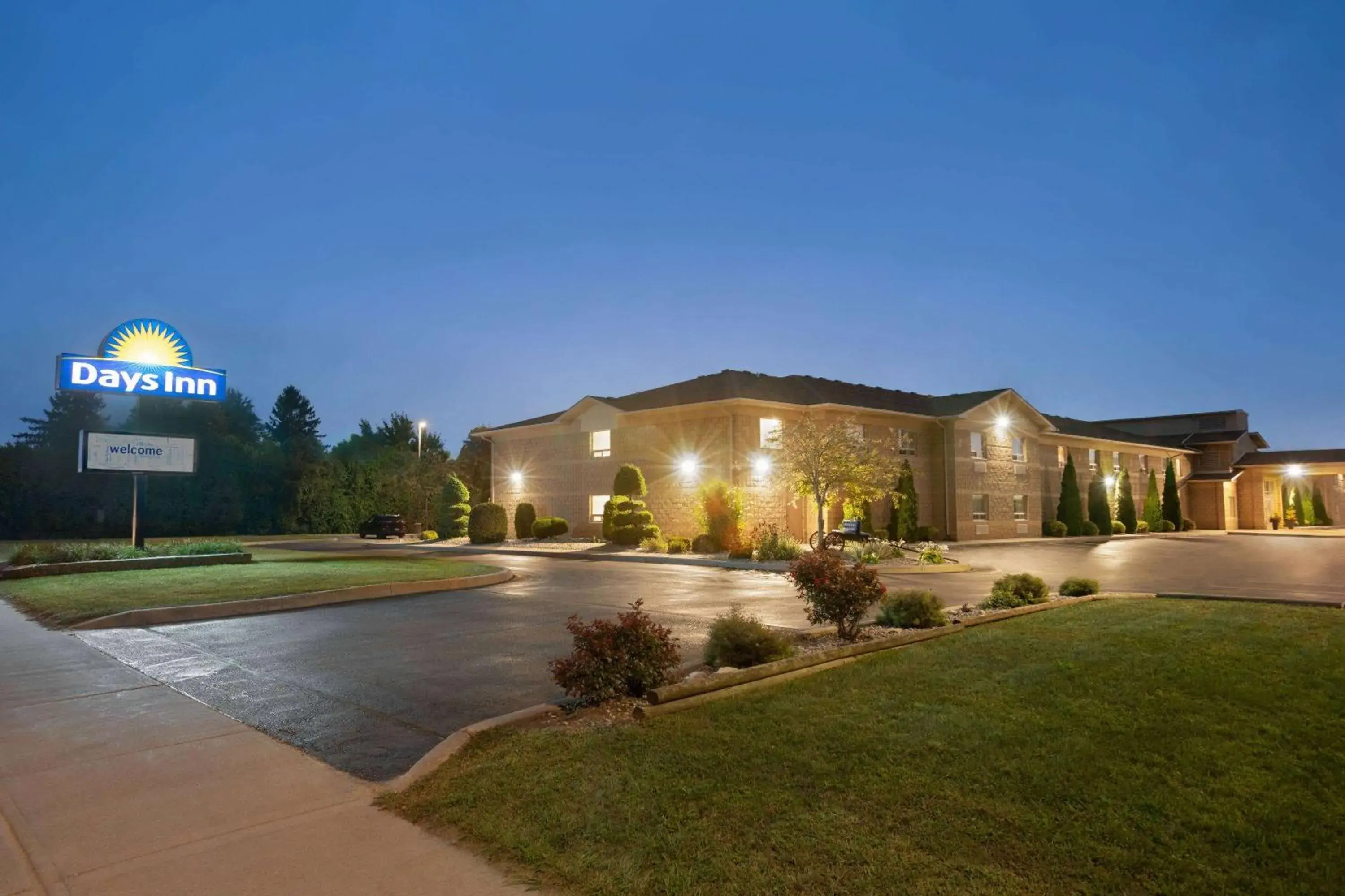 Property building in Days Inn by Wyndham Leamington Property building in Days Inn by Wyndham Leamington