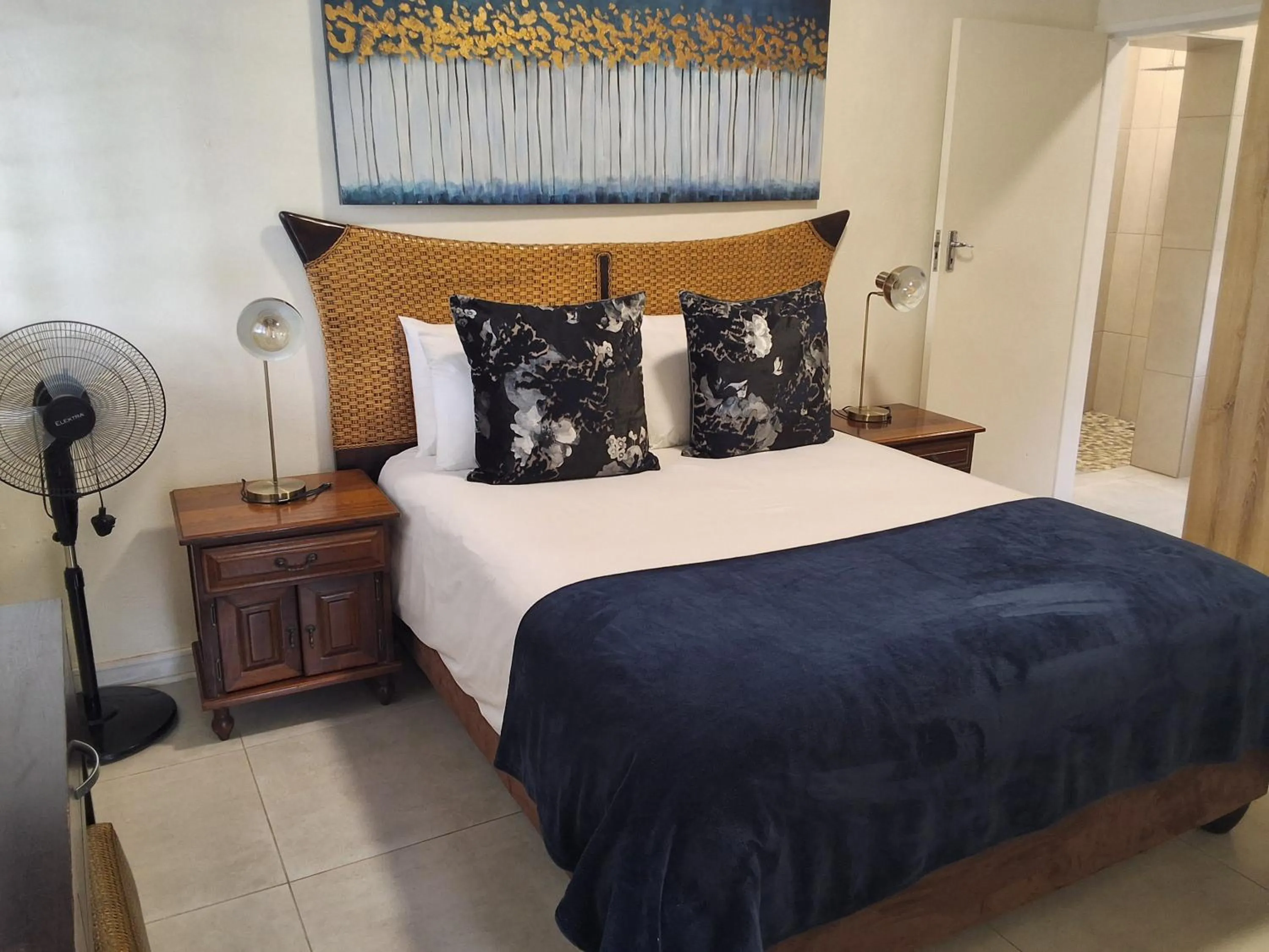 Bedroom, Bed in CityView, a stunning modern apartment