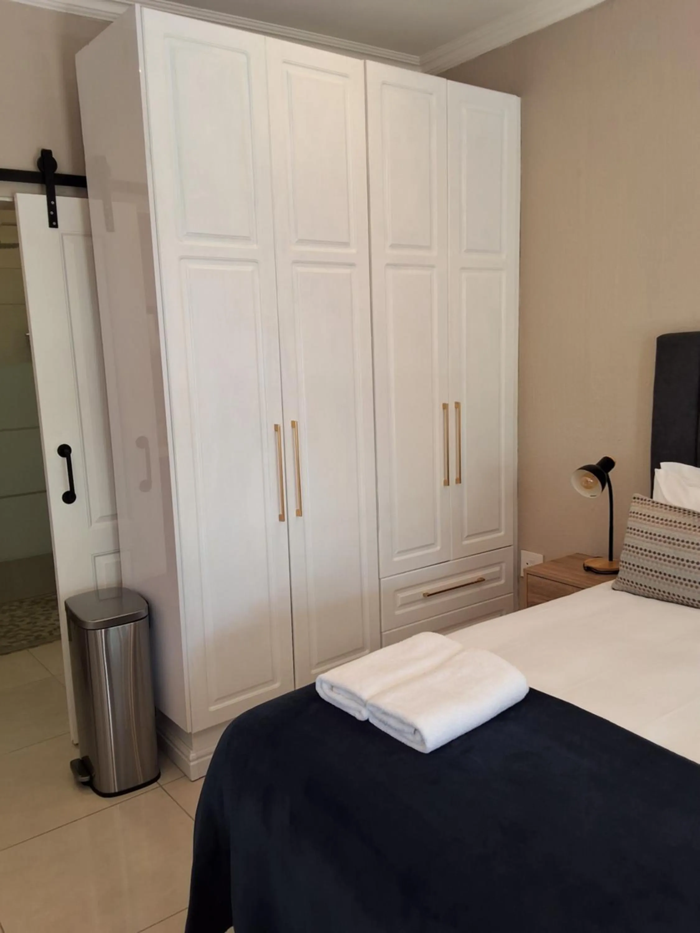 Bedroom, Bed in CityView, a stunning modern apartment