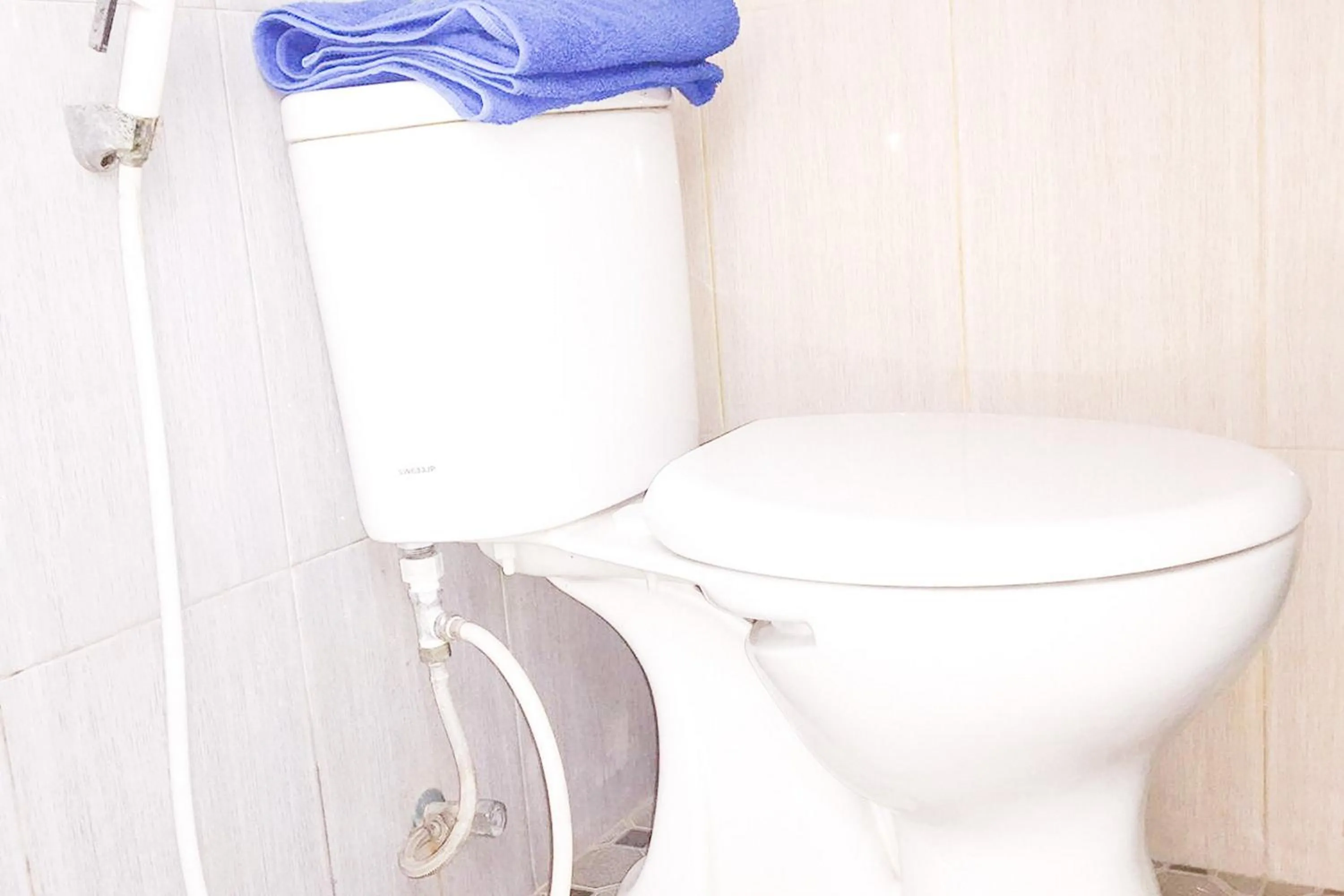 Bathroom in Muzdalifa Syariah near Alun Alun Gresik Mitra RedDoorz