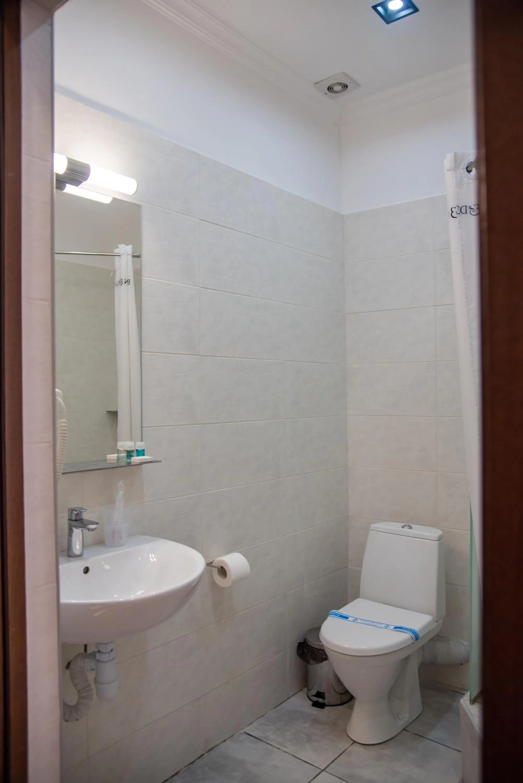 Shower in T&S Apart-Hotel